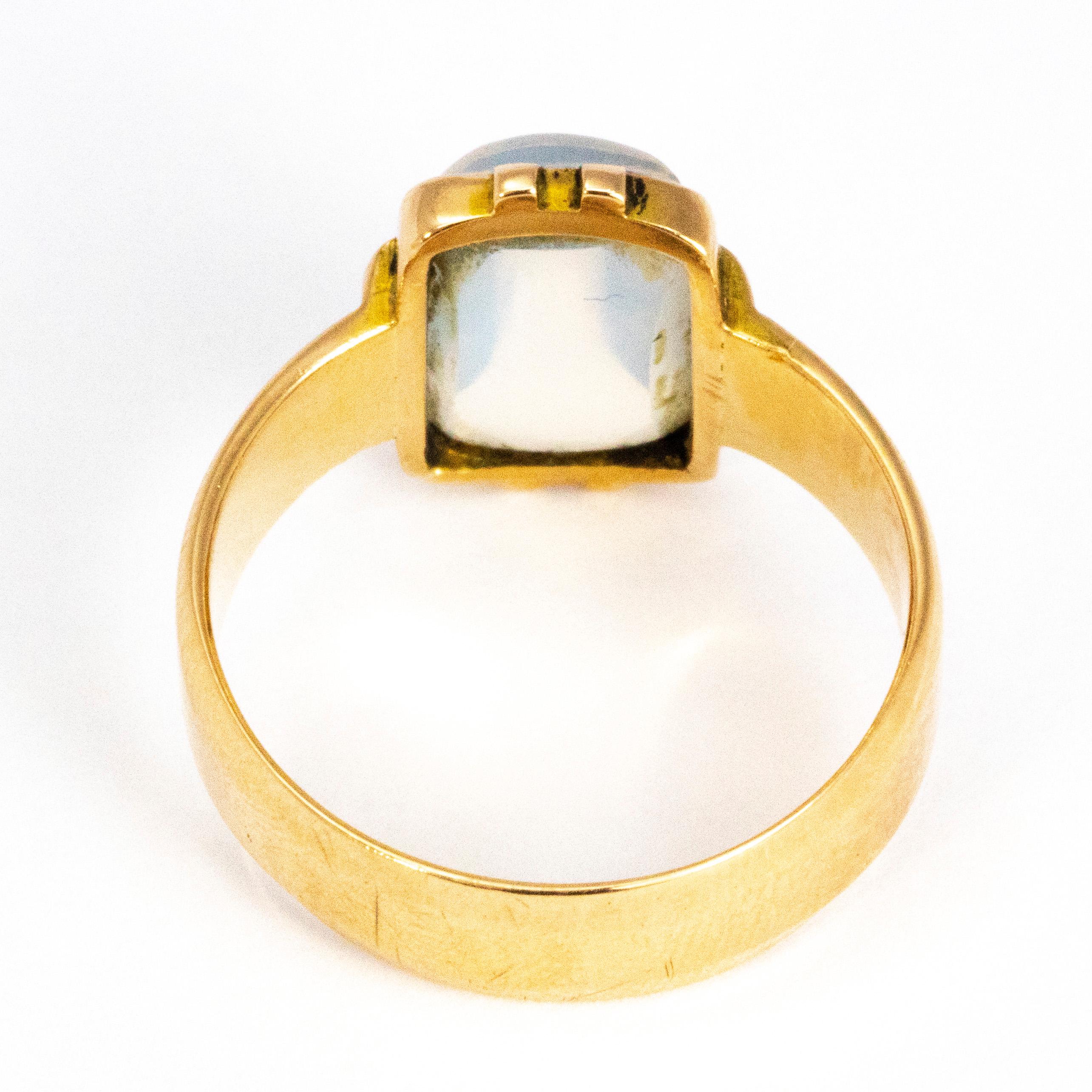 Art Deco Moonstone Cabochon and 18 Carat Gold Ring 1