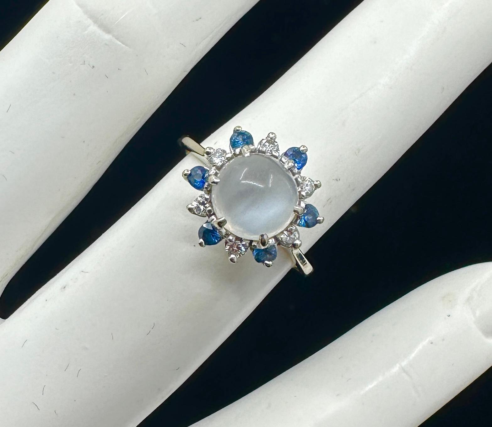 Art Deco Mondstein Saphir Diamant-Ring 14 Karat Weißgold (Cabochon) im Angebot