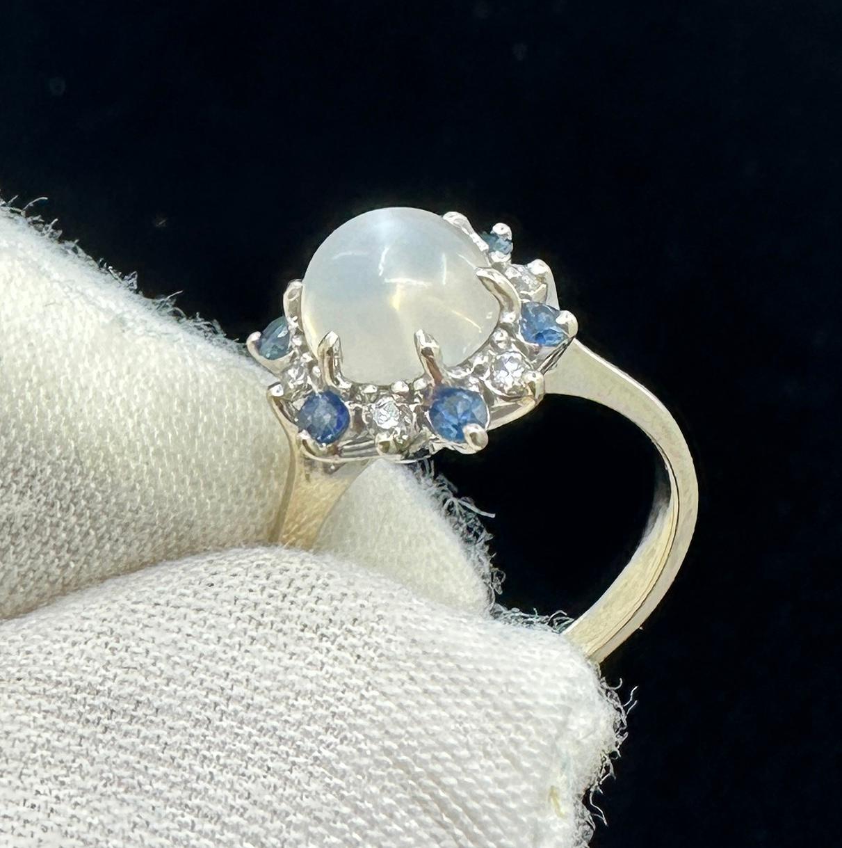 Art Deco Mondstein Saphir Diamant-Ring 14 Karat Weißgold im Angebot 3