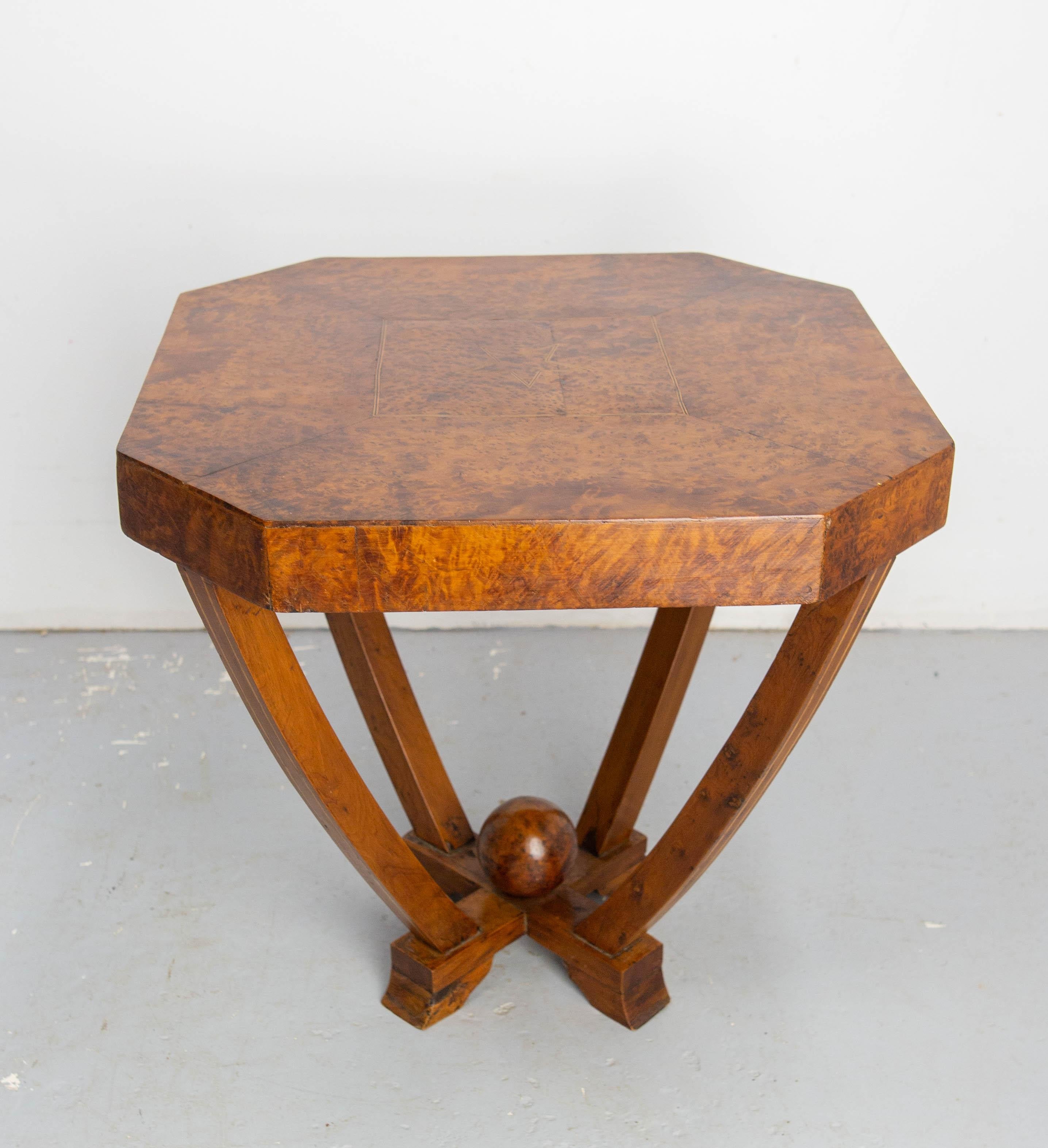 Moorish Art Deco side table circa 1925
A rare find very unusual
Burl Thuya inlaid with other wood representing a five-pointed star.
Side table or coffee table.
A little mark on the top (please see last photo).
In good antique condition with minor