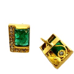 Art Deco Style Mosaic 20 Karat Yellow Gold Emerald Coomi Stud Earrings