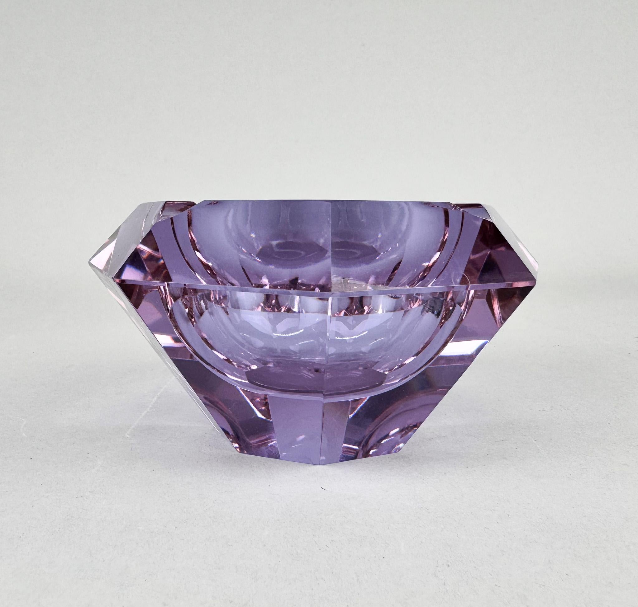 Art Deco Moser Neodymium Glass Ashtray In Good Condition In Praha, CZ