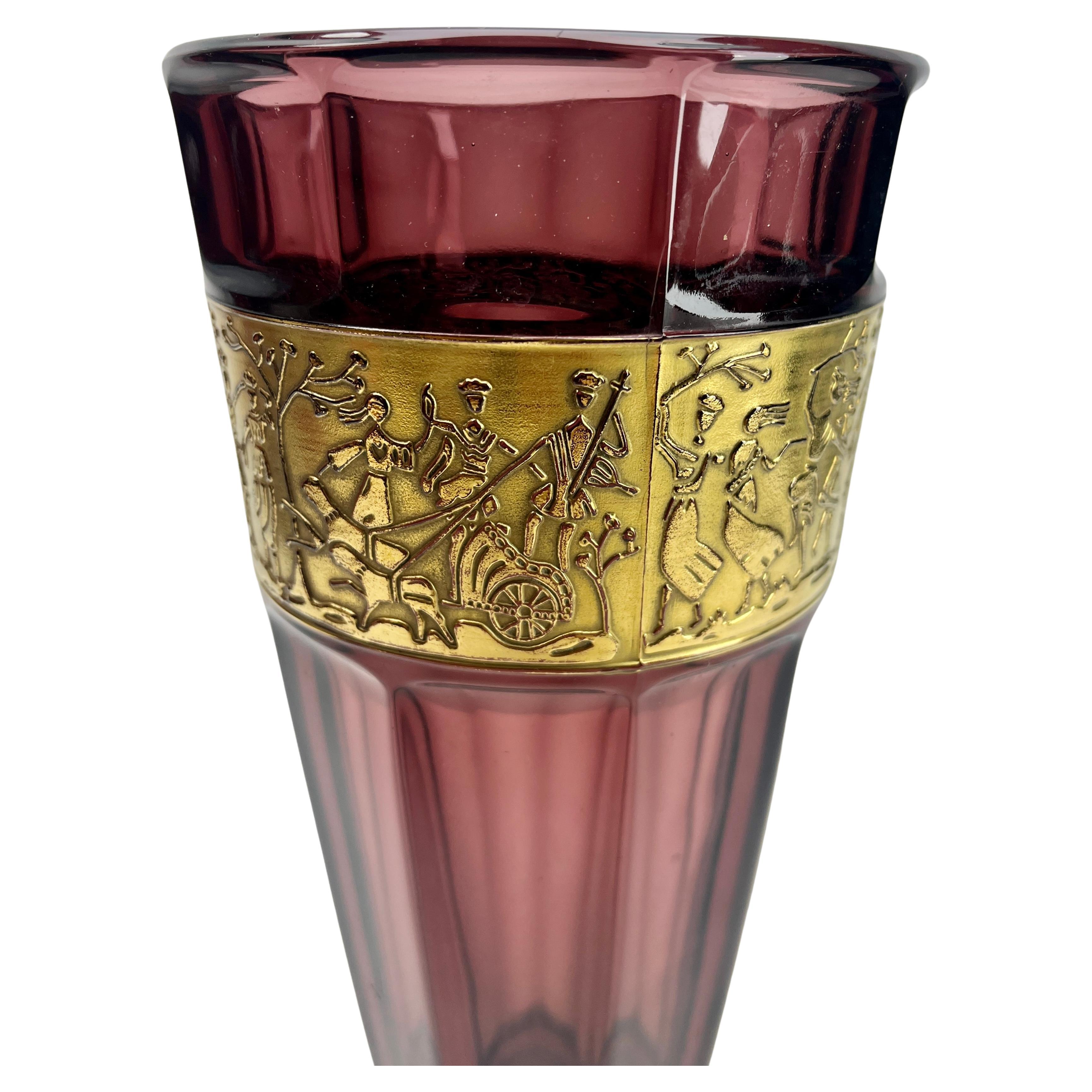 Art Deco Moser & Söhne Karlsbader Glasvase mit Reliefschliff (Art déco) im Angebot