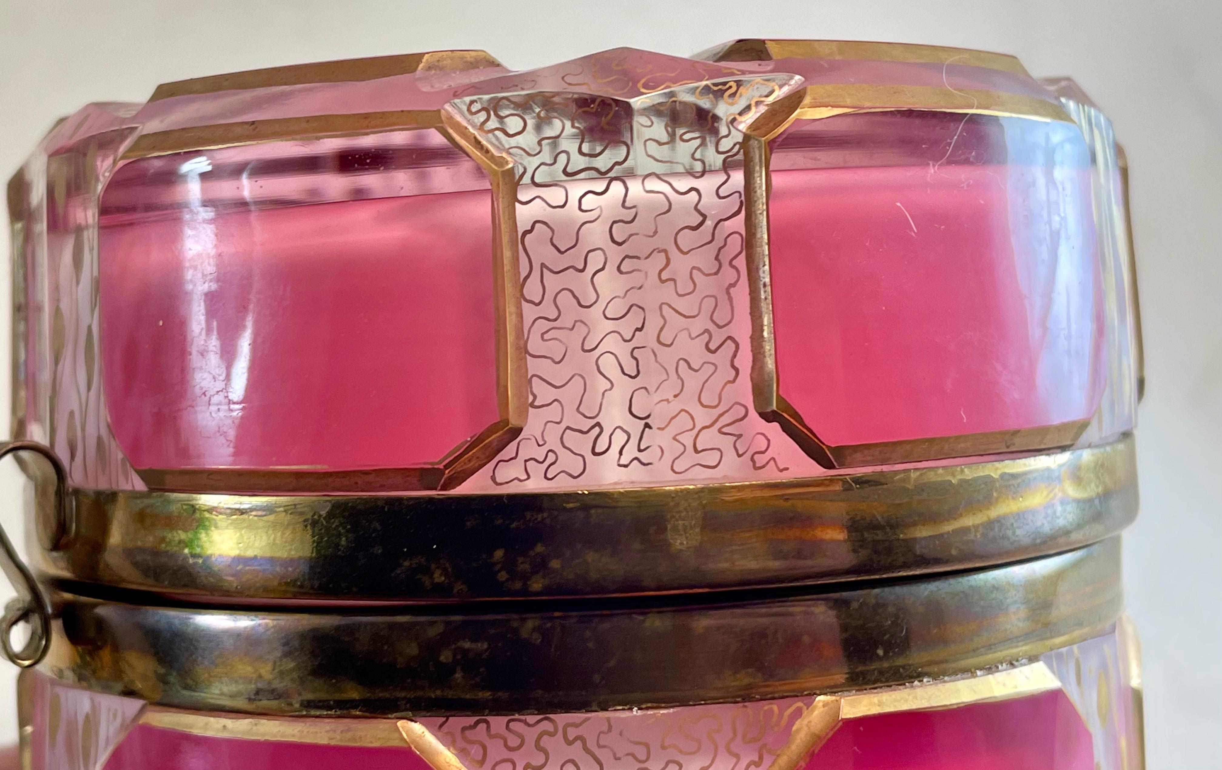 Art Deco Moser Style Pink Clear White Cased Cut Glass Hinged Lid Lg Dresser Box en vente 1