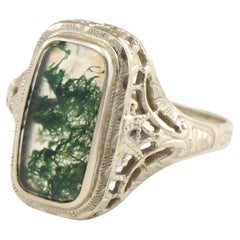 Art Deco Moss Agate Ring with Pretty Filigree in White Gold