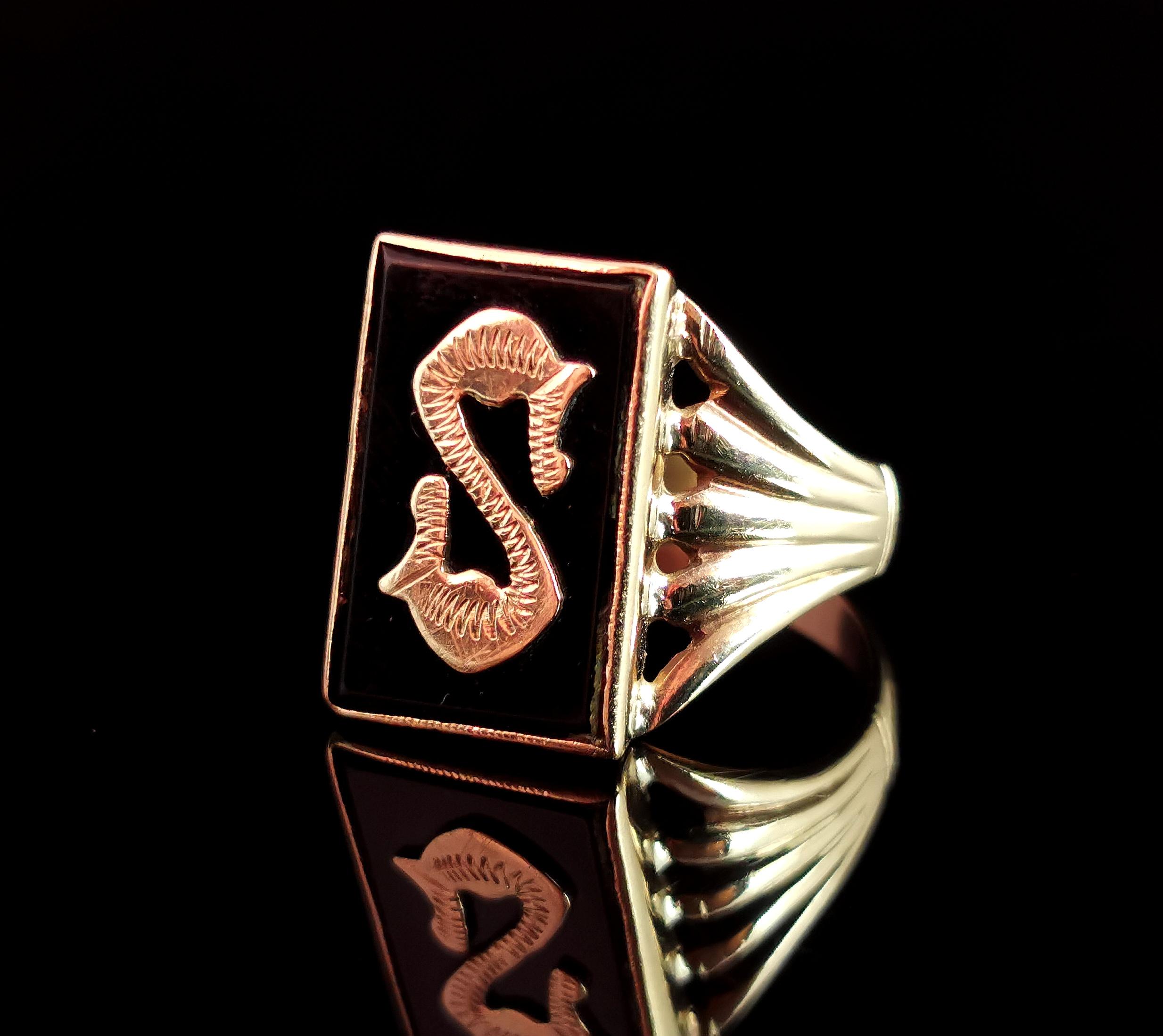 Art-Déco- Trauerring, S-Initial, 9k Gelbgold und Onyx (Ungeschliffen)