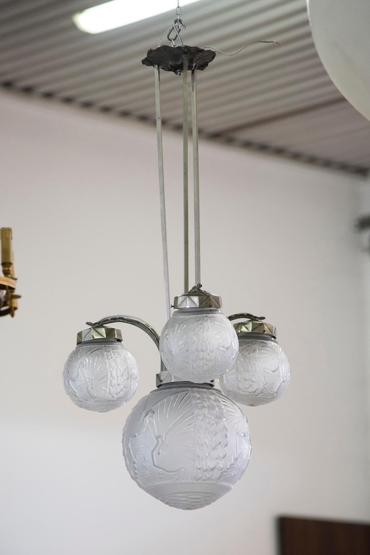 Mid-20th Century Art Deco Muller Freres in Silver Metal and Engraved Opaline Glass Chandelier For Sale