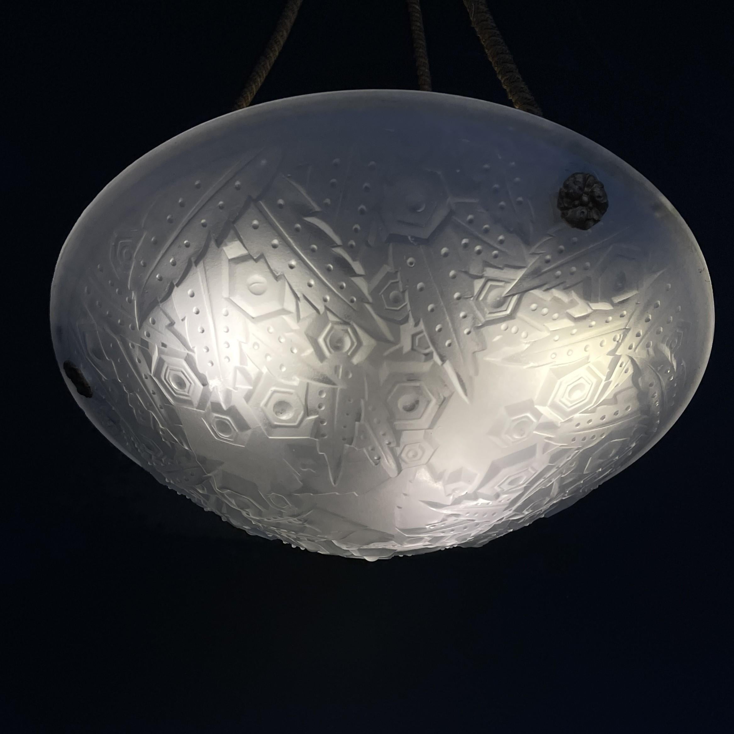 Art Deco Muller Fréres Lunéville ceiling lamp glass bowl, 1930s In Good Condition For Sale In Bingen am Rhein, RP