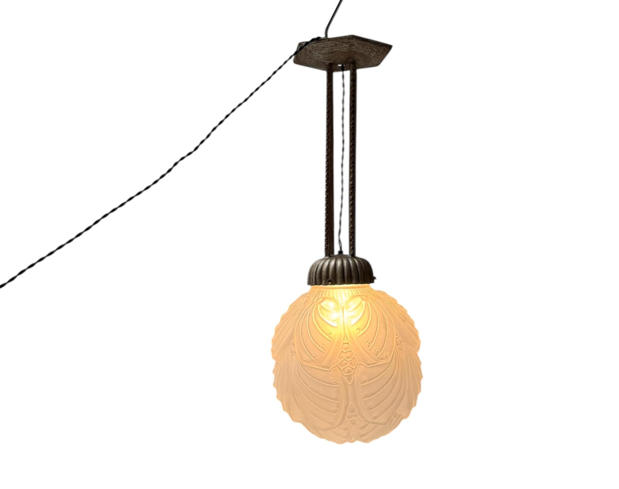 Lampada a sospensione in stile Art Déco Muller Frères Luneville, anni 30 In condizioni buone in vendita a Amsterdam, NL