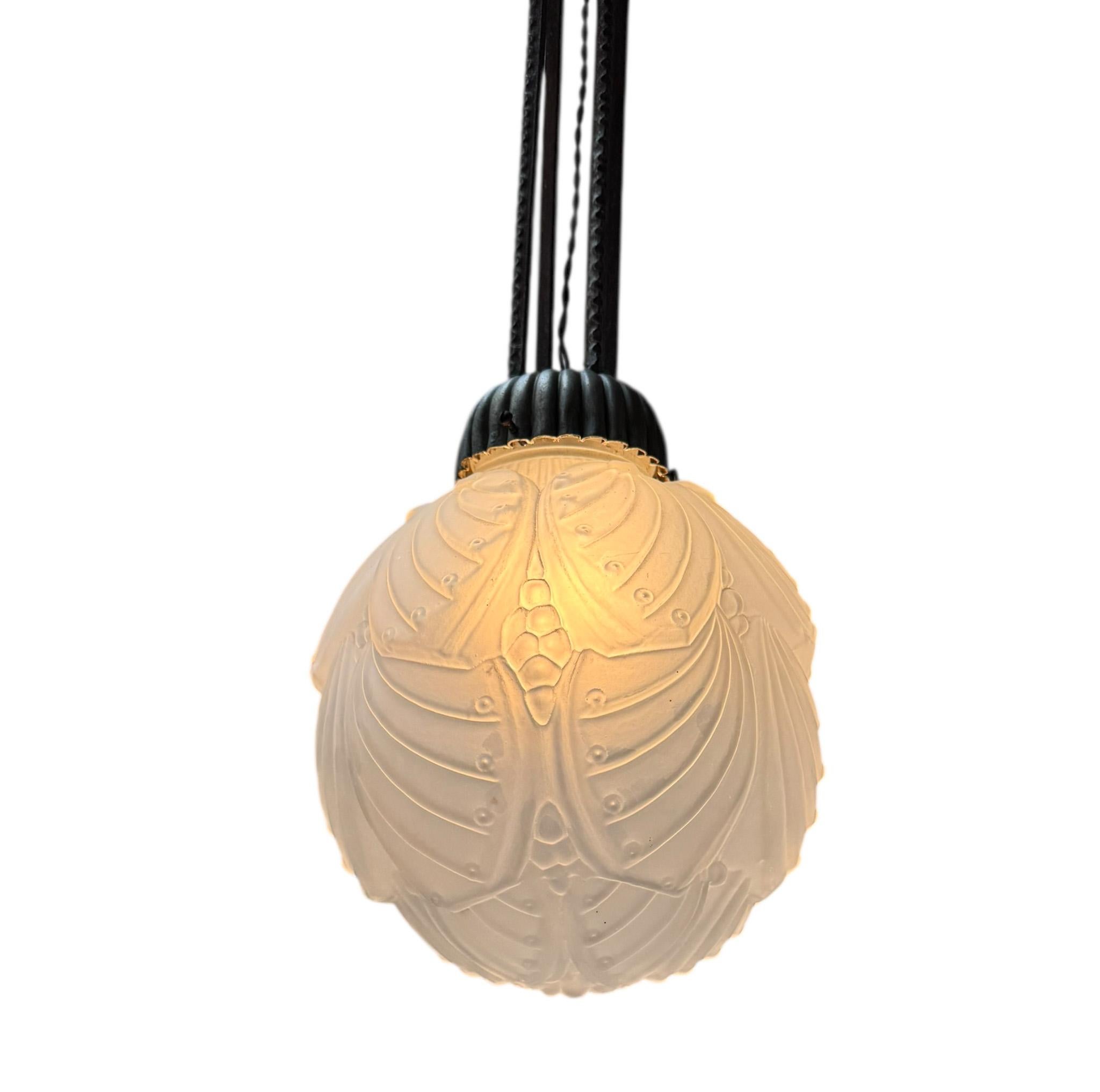 Metà XX secolo Lampada a sospensione in stile Art Déco Muller Frères Luneville, anni 30 in vendita