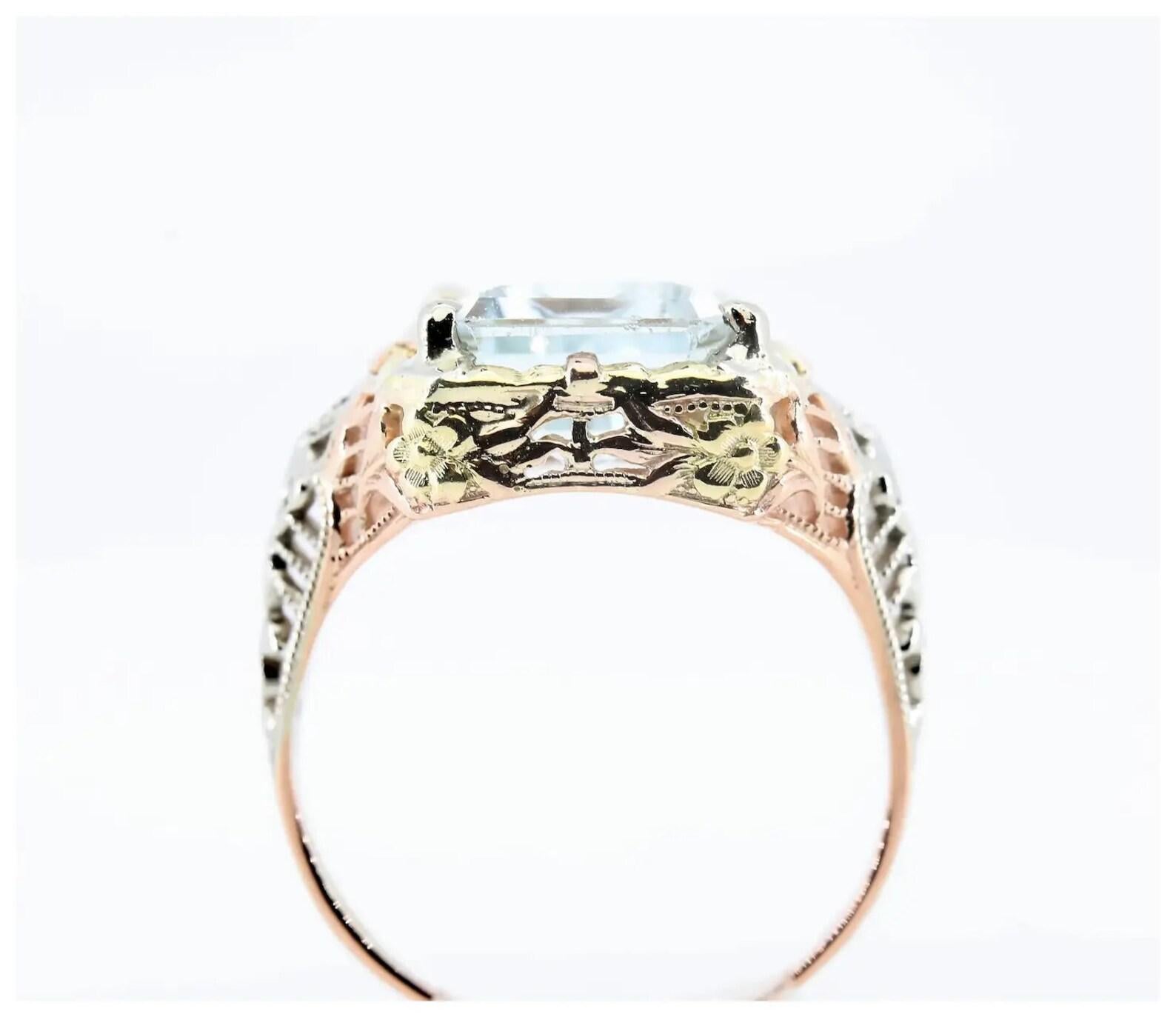 Art Deco Multicolor Gold Aquamarine Filigree Solitaire Ring In Good Condition For Sale In Boston, MA