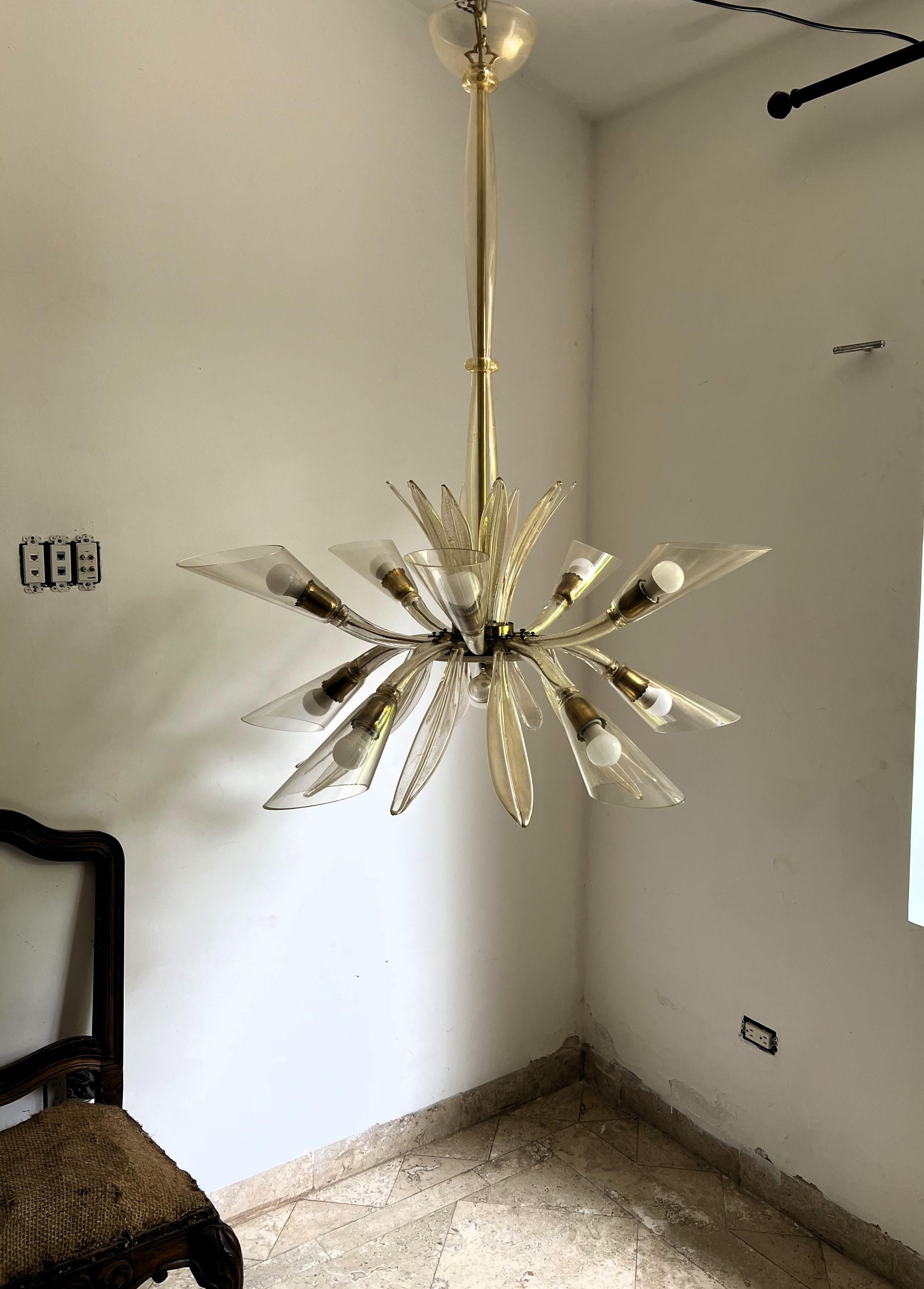 Art Déco Due lampadari a 10 luci in vetro di Murano Art Deco, attribuiti a Seguso, 1935 ca. in vendita
