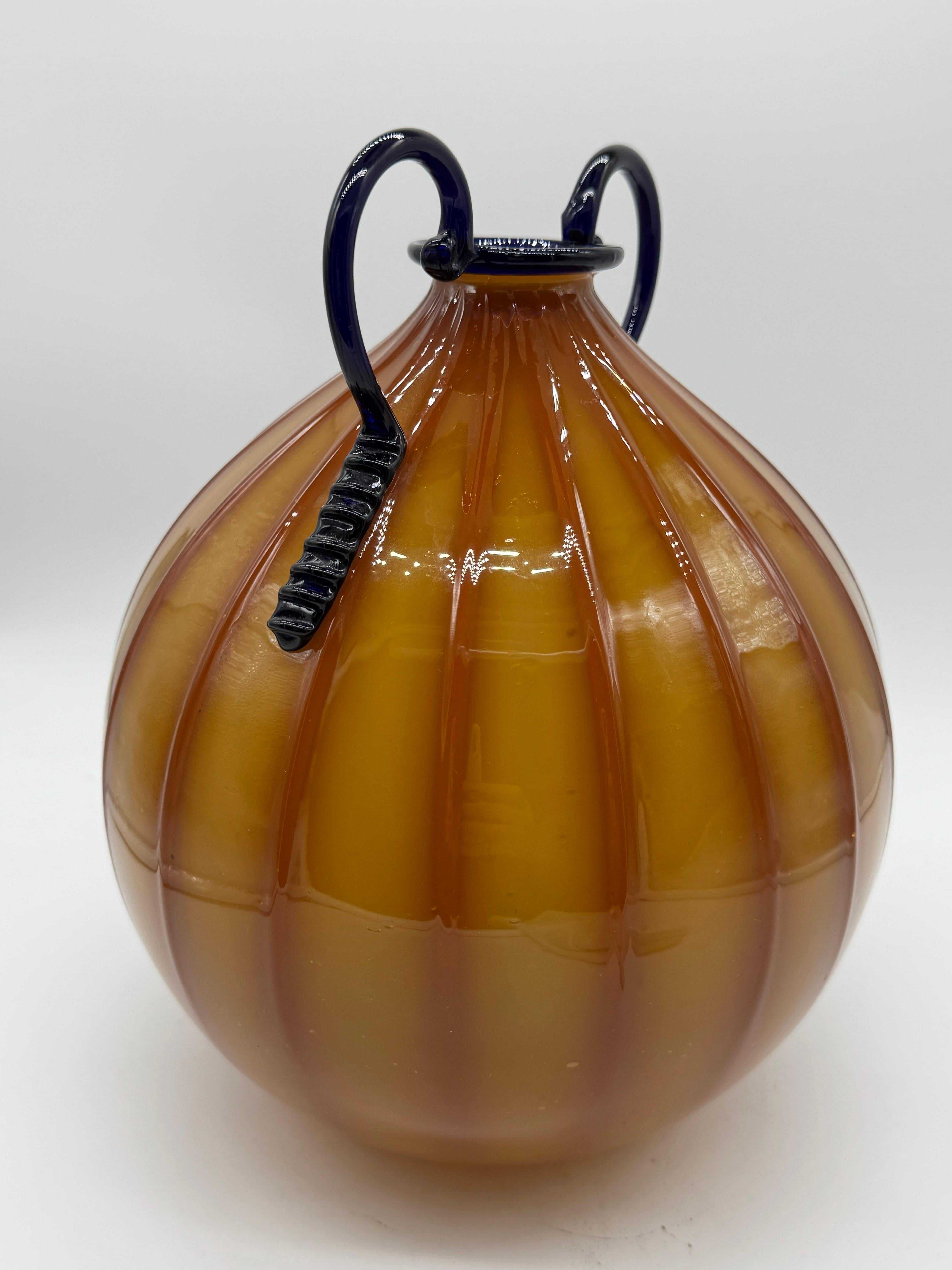 Italian Art Deco Murano Glass Amphora by Fratelli Toso For Sale