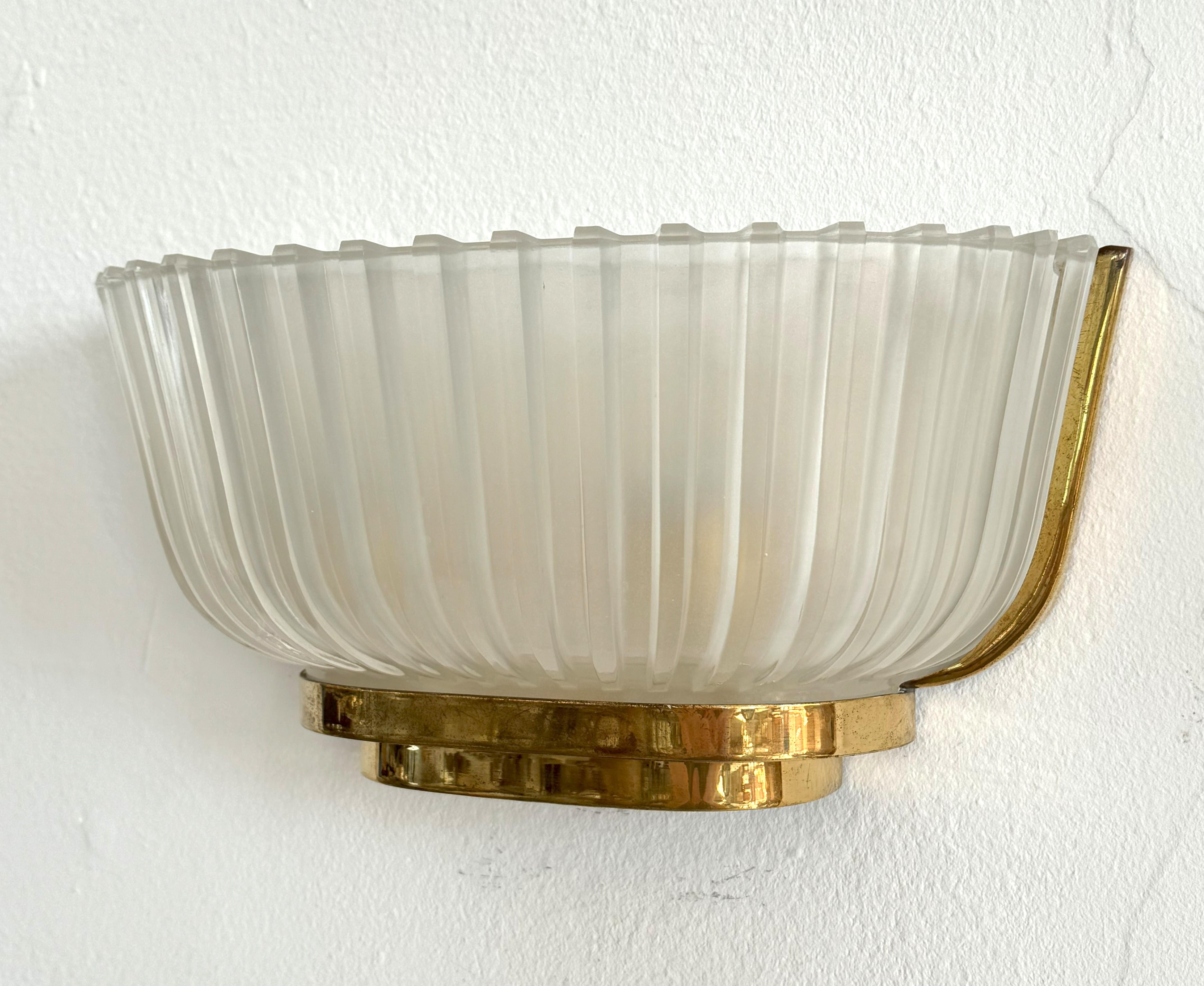 Ottone Applique in vetro di Murano e ottone Art Déco di Archimede Seguso, anni '40 in vendita