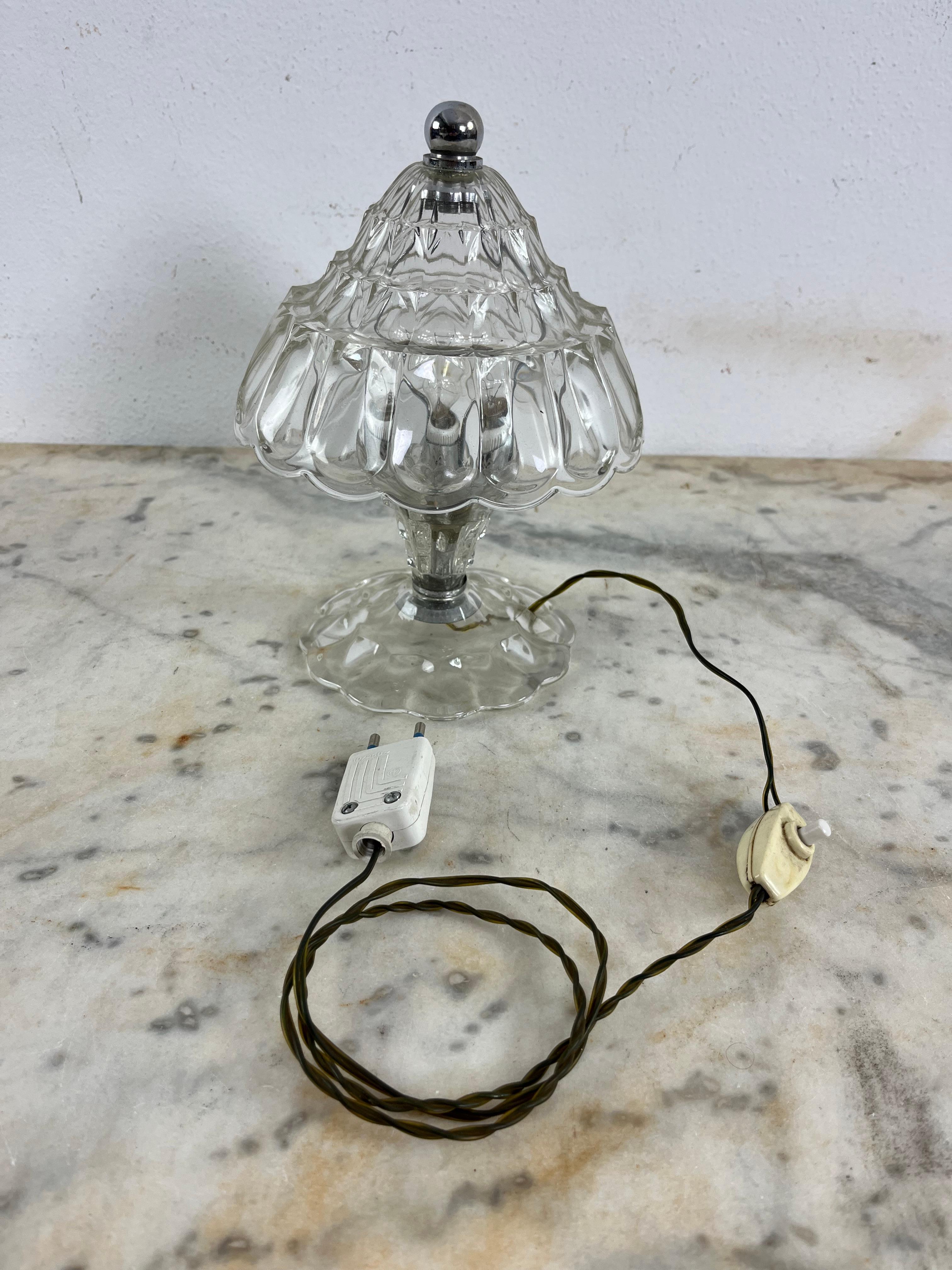 Art deco Murano glass bedside lamp attributed to Ercole Barovier, 1950s
Intact and in good condition, e14 lamp.
