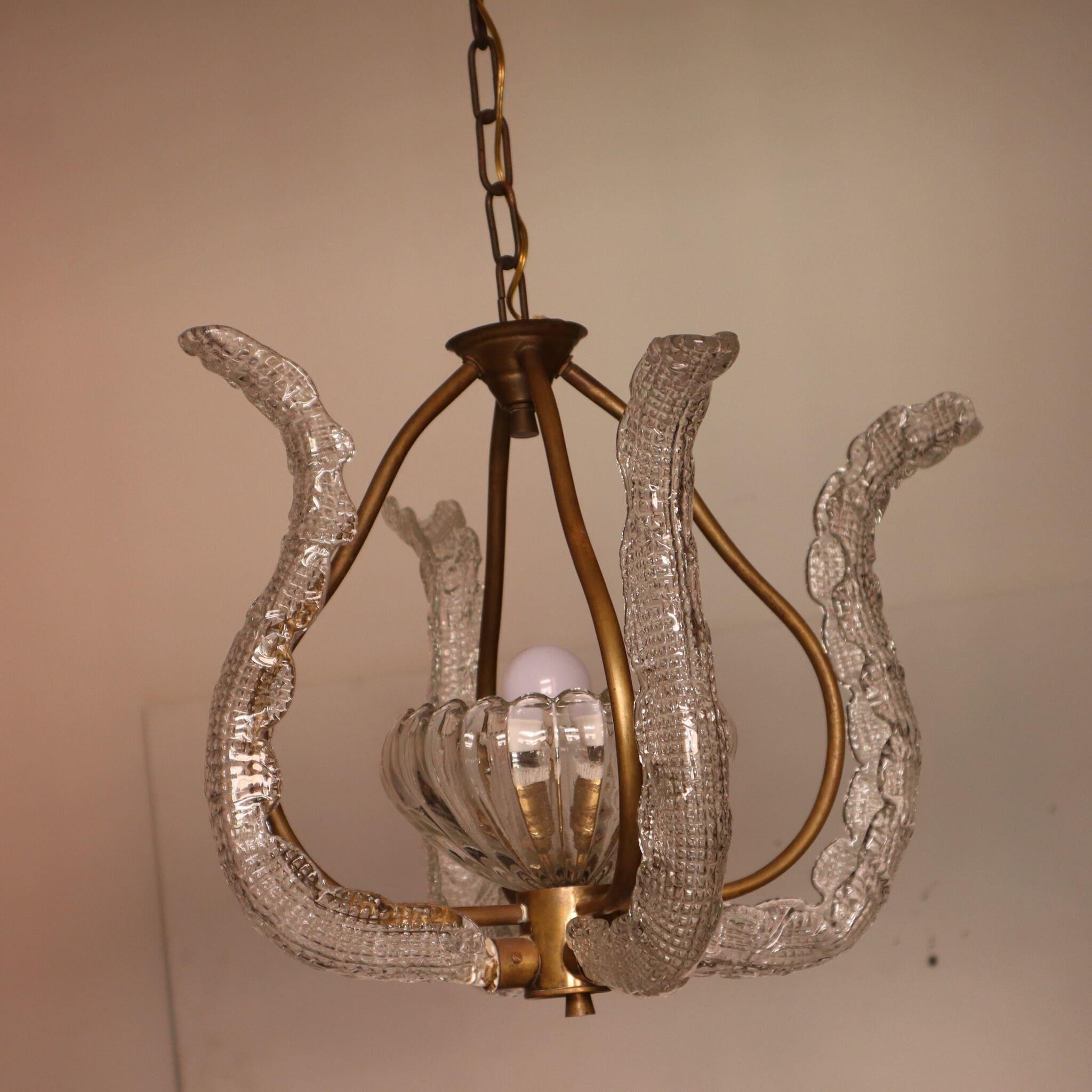 Milieu du XXe siècle Lustre Art déco en laiton et verre de Murano par Ercole Barovier, Italie, années 1940 en vente