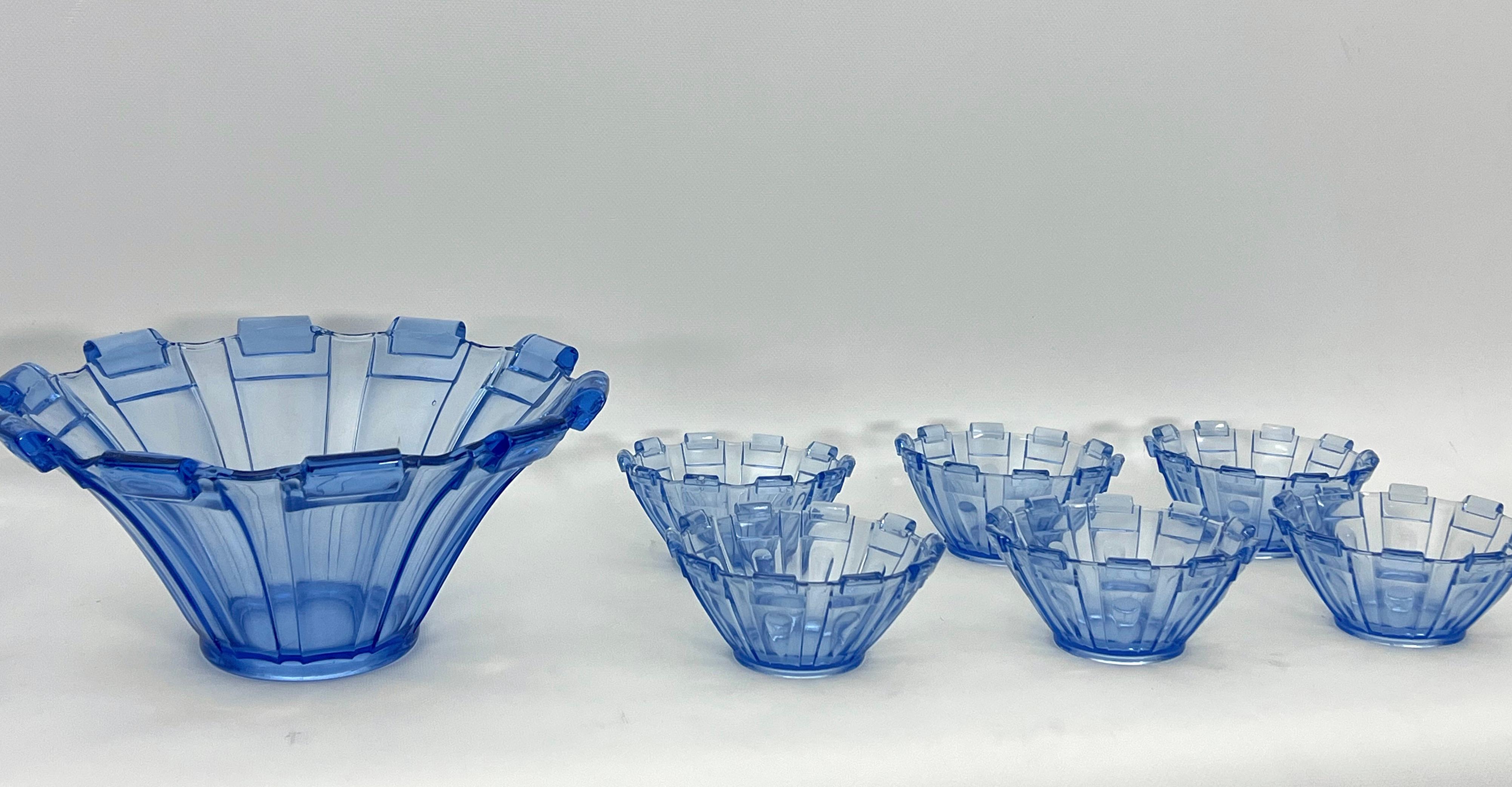 Art Deco Murano glass serving bowl set of 13. Italy 1930s For Sale 4