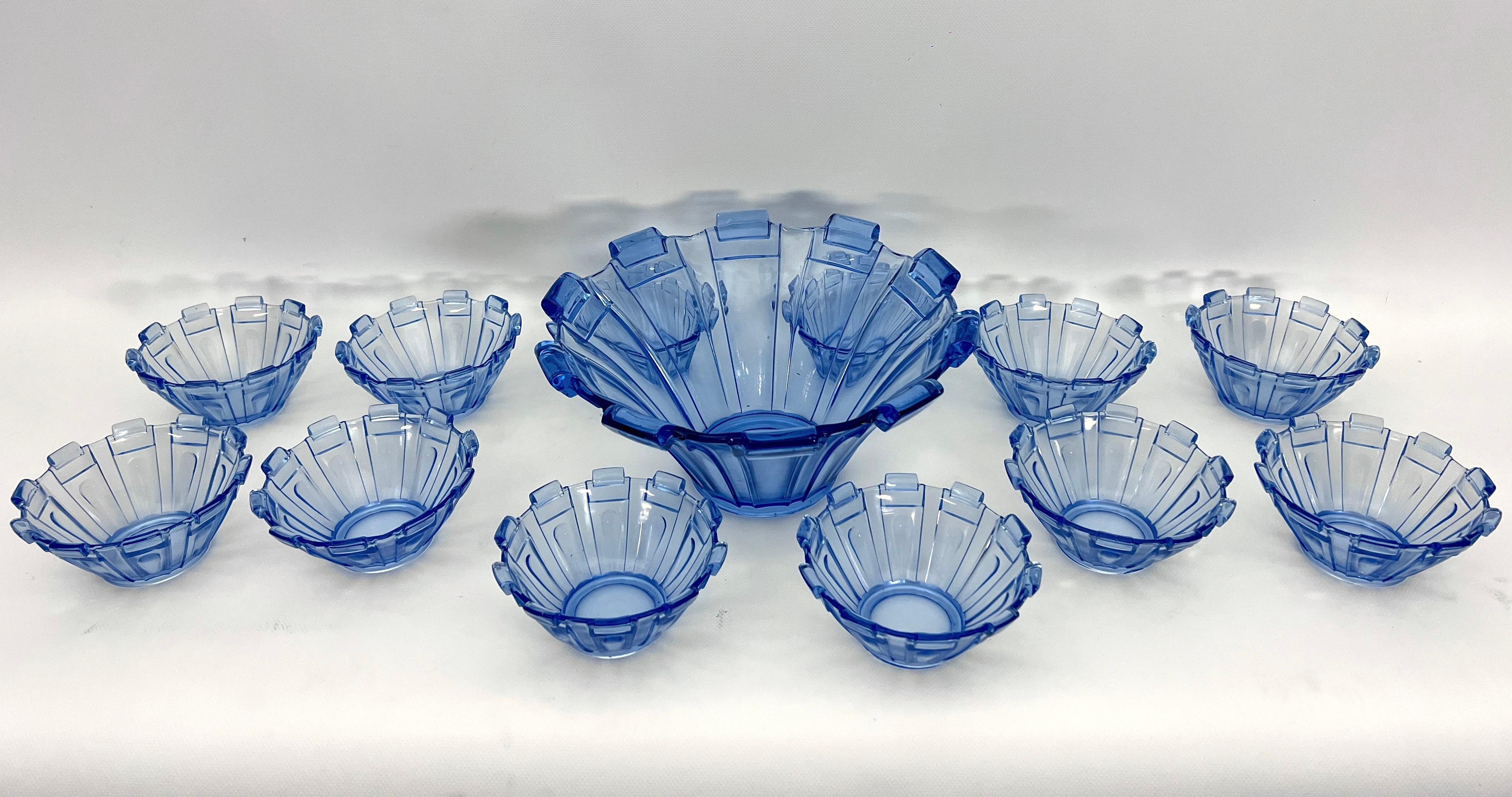 Art Deco Murano glass serving bowl set of 13. Italy 1930s For Sale 8
