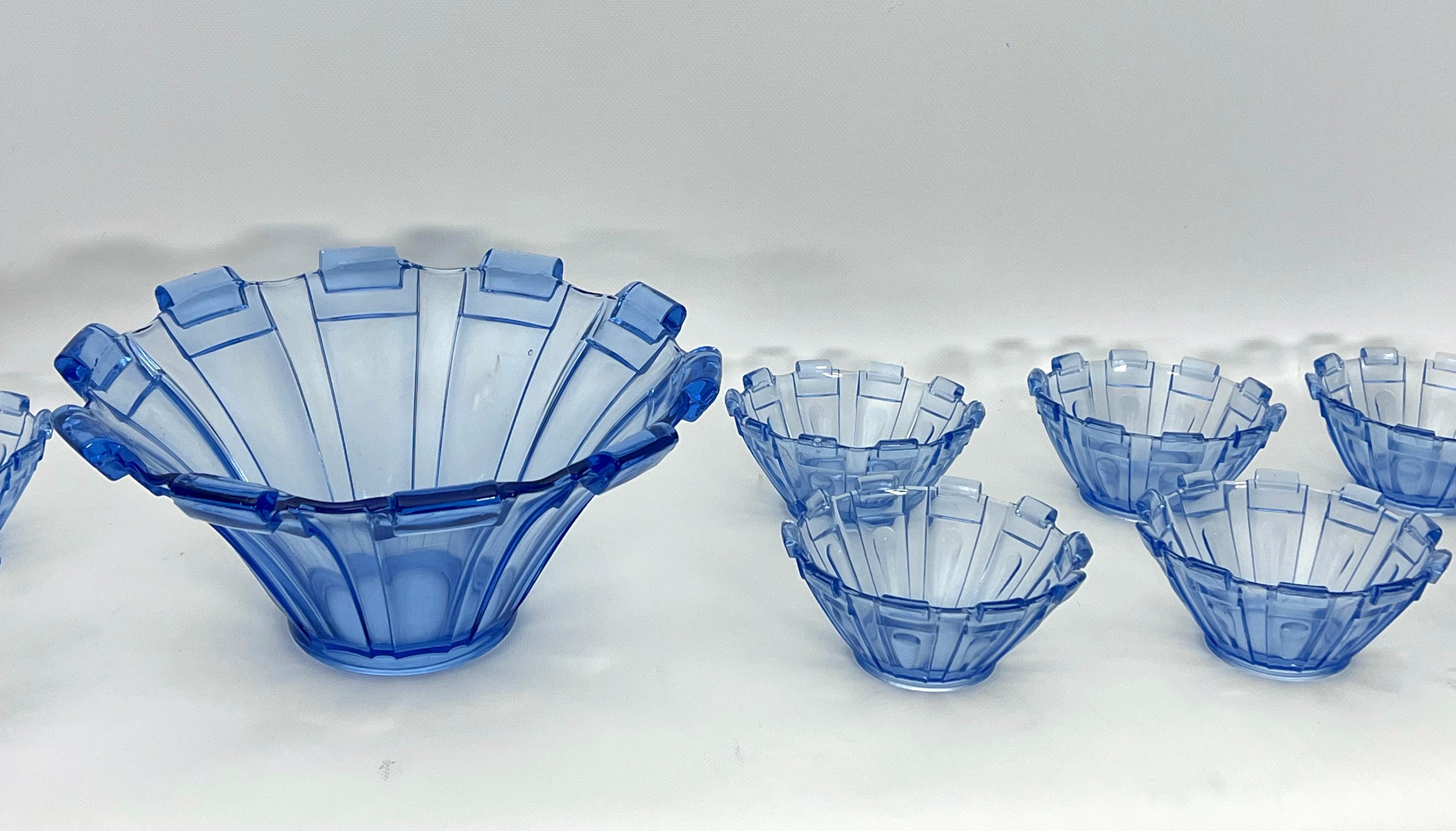 Art Deco Murano glass serving bowl set of 13. Italy 1930s For Sale 1