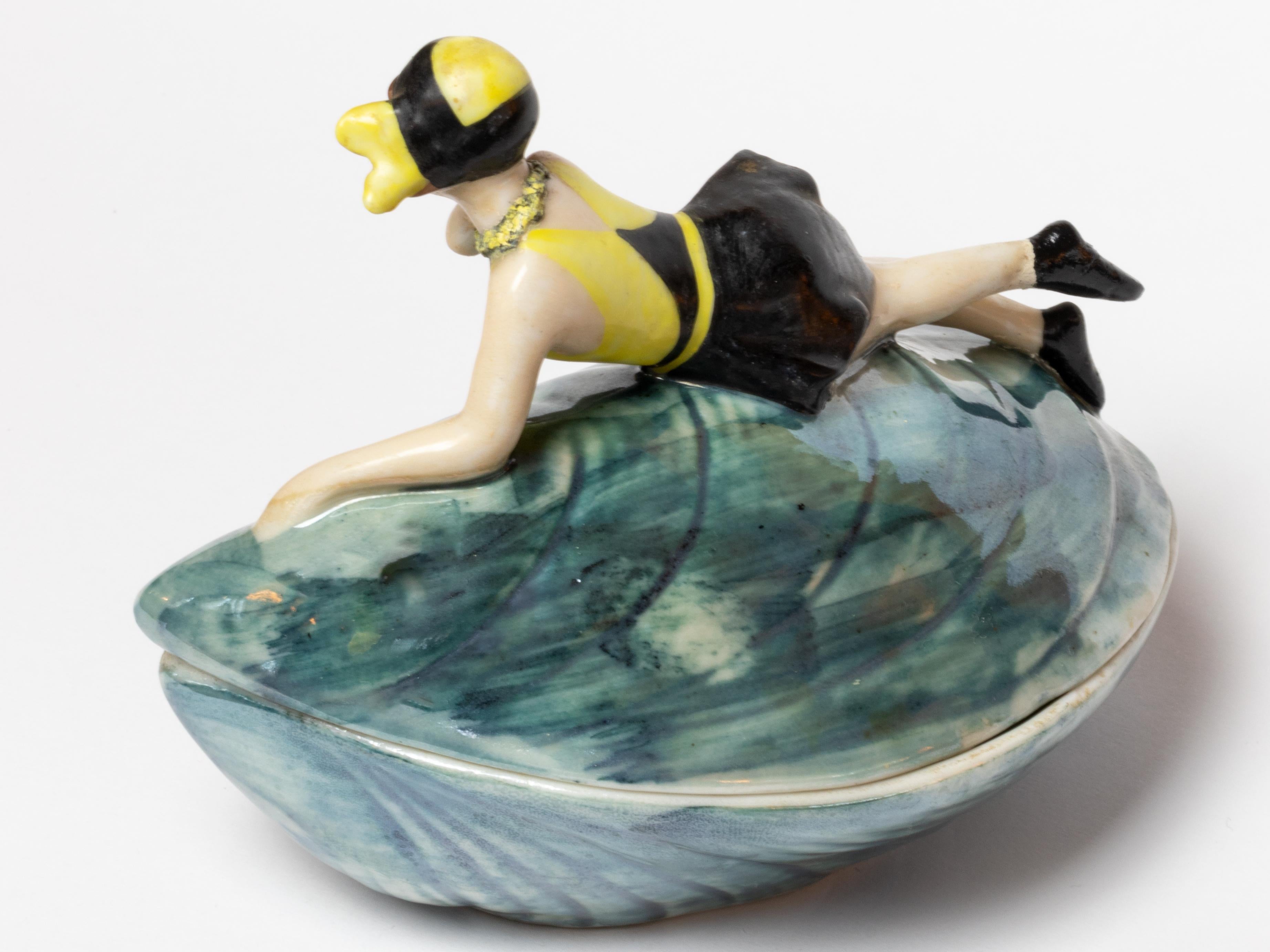 20th Century Art Deco Mussel Shell Rice Powder Box Pin Up Woman Porcelain by Goebel, 1929 For Sale