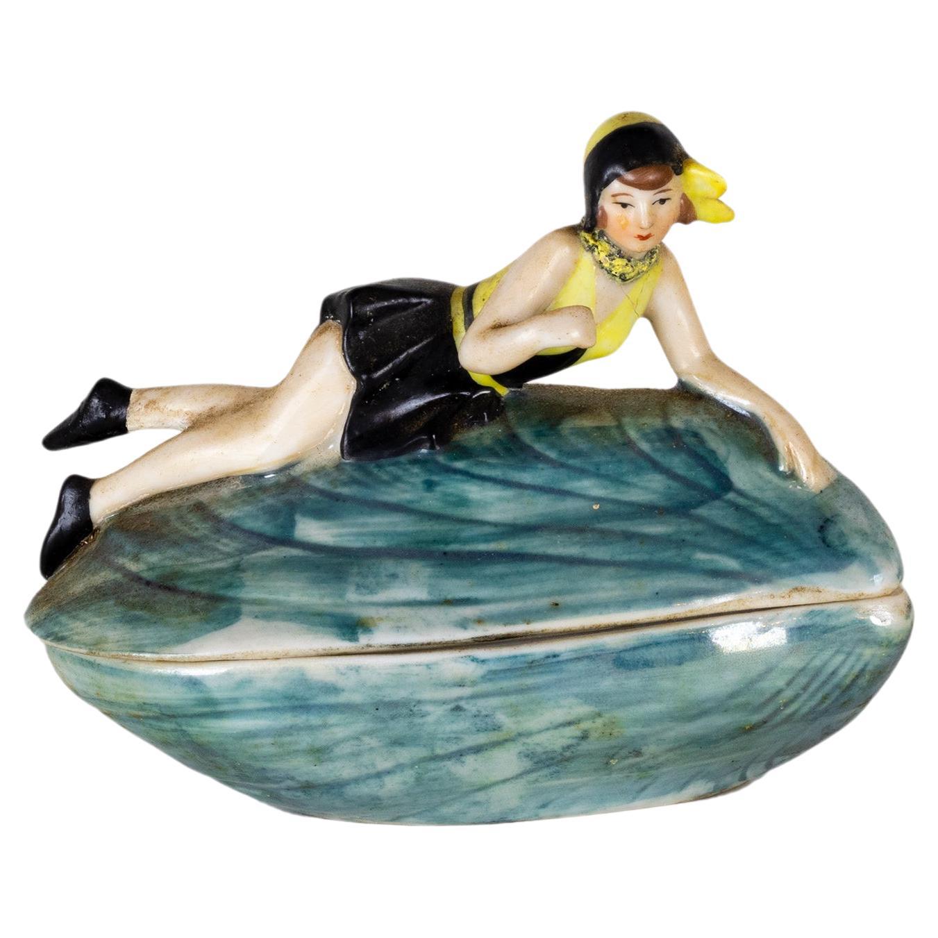 Art Deco Mussel Shell Rice Powder Box Pin Up Woman Porcelain by Goebel, 1929 For Sale