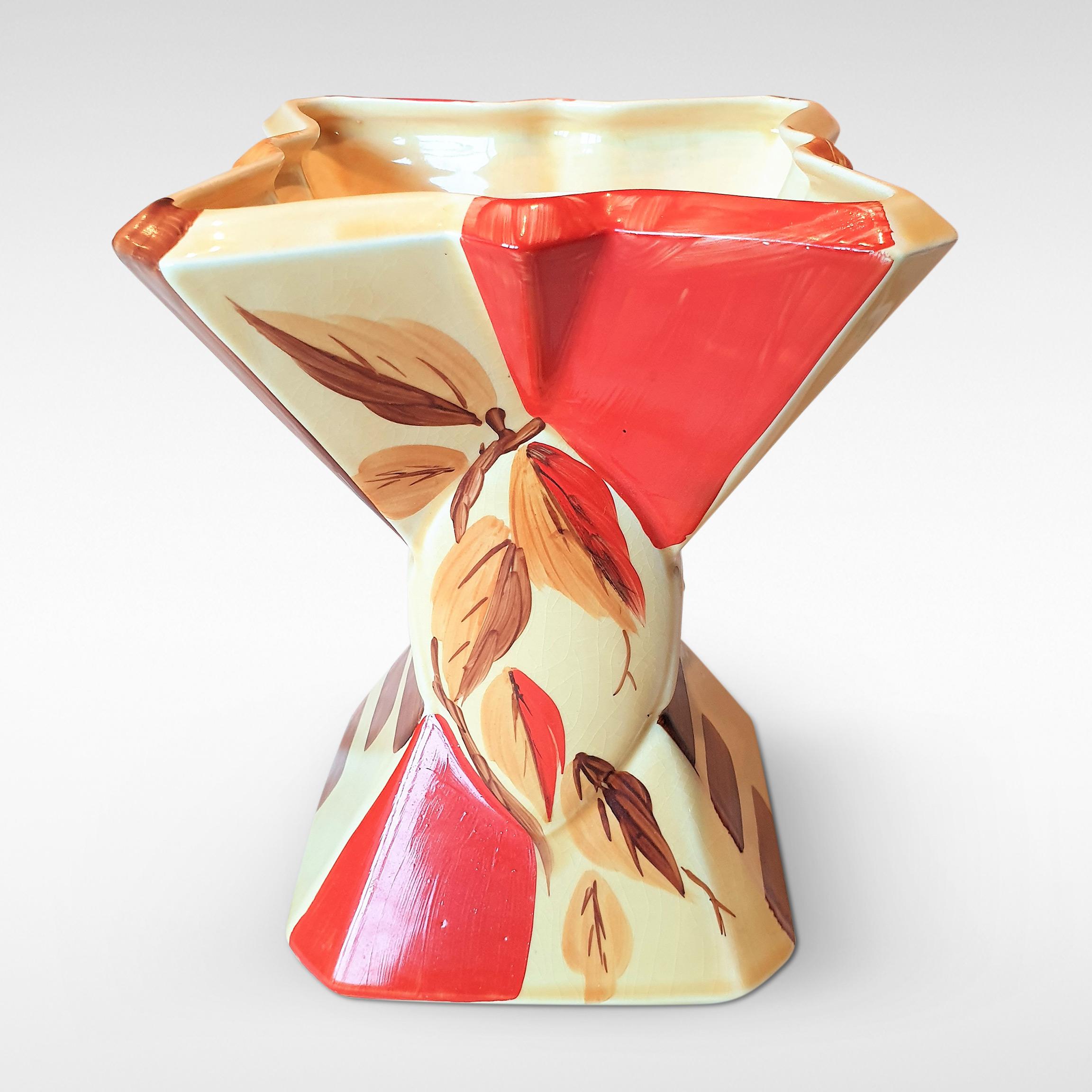 Mid-20th Century Art Deco Myott Son & Co ‘Bow Tie��’ Vase
