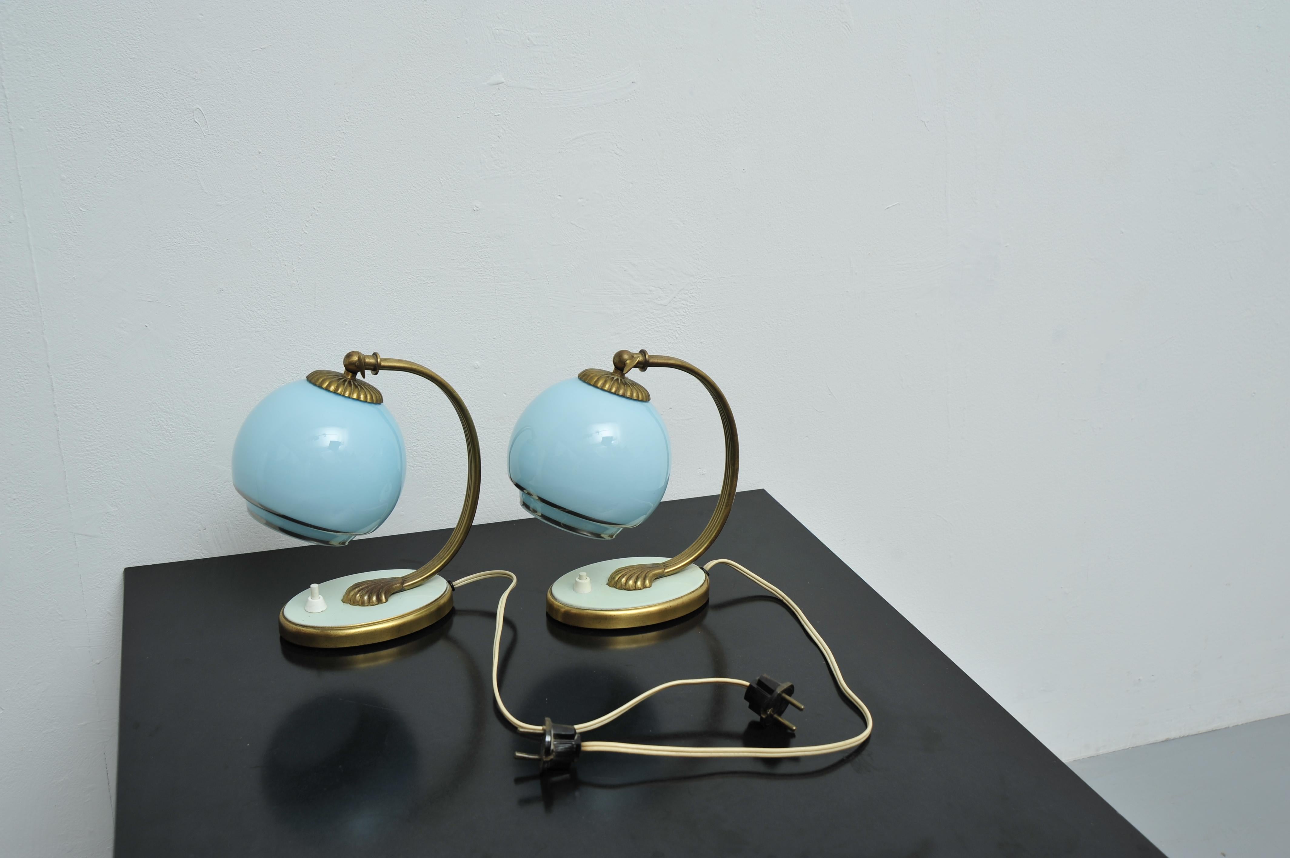 Art Deco Nachttischlampen Blaues Glas Bronzefüße 2er Set 1920 im Angebot 5