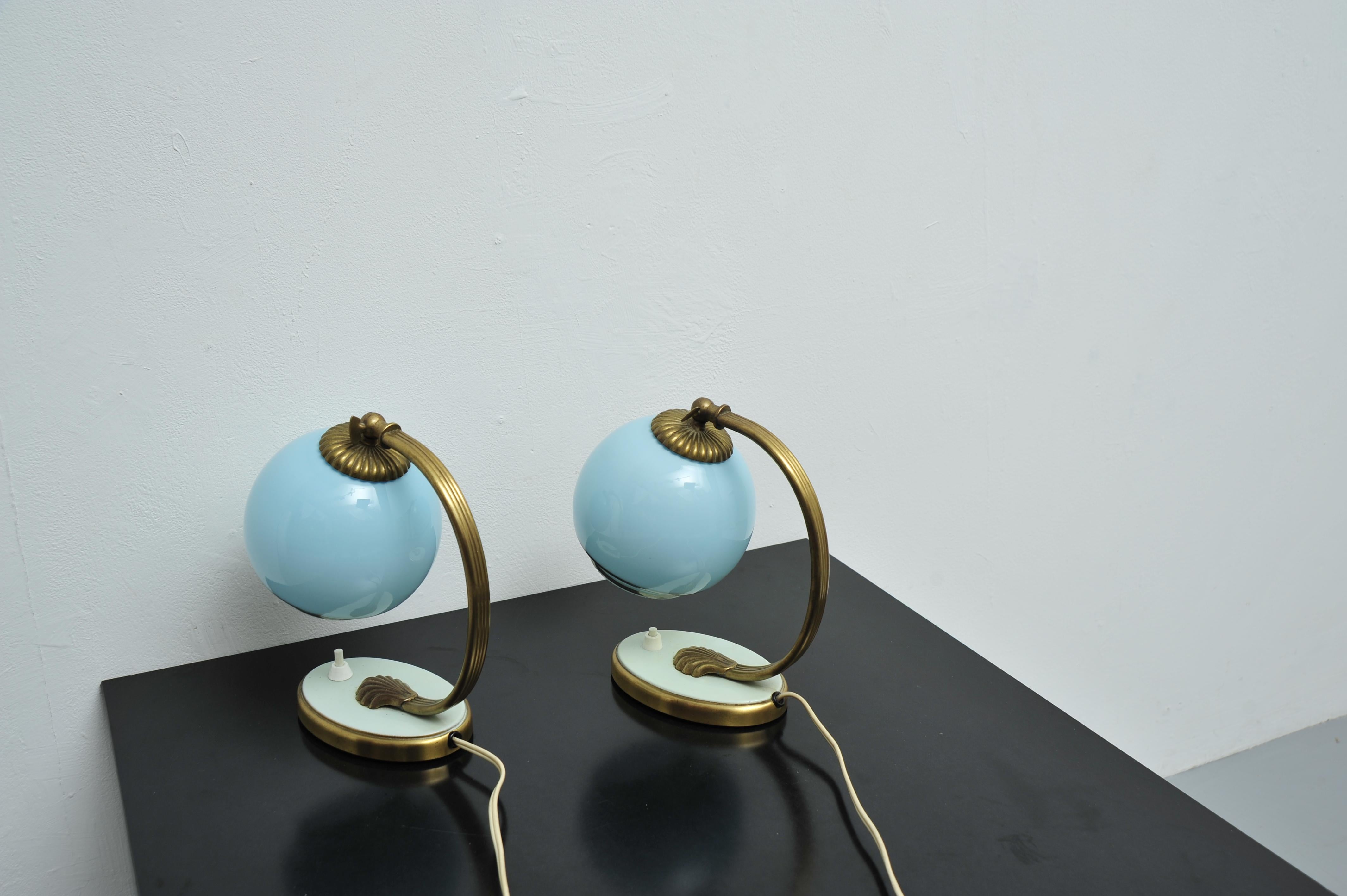 Art Deco Nachttischlampen Blaues Glas Bronzefüße 2er Set 1920 im Angebot 3