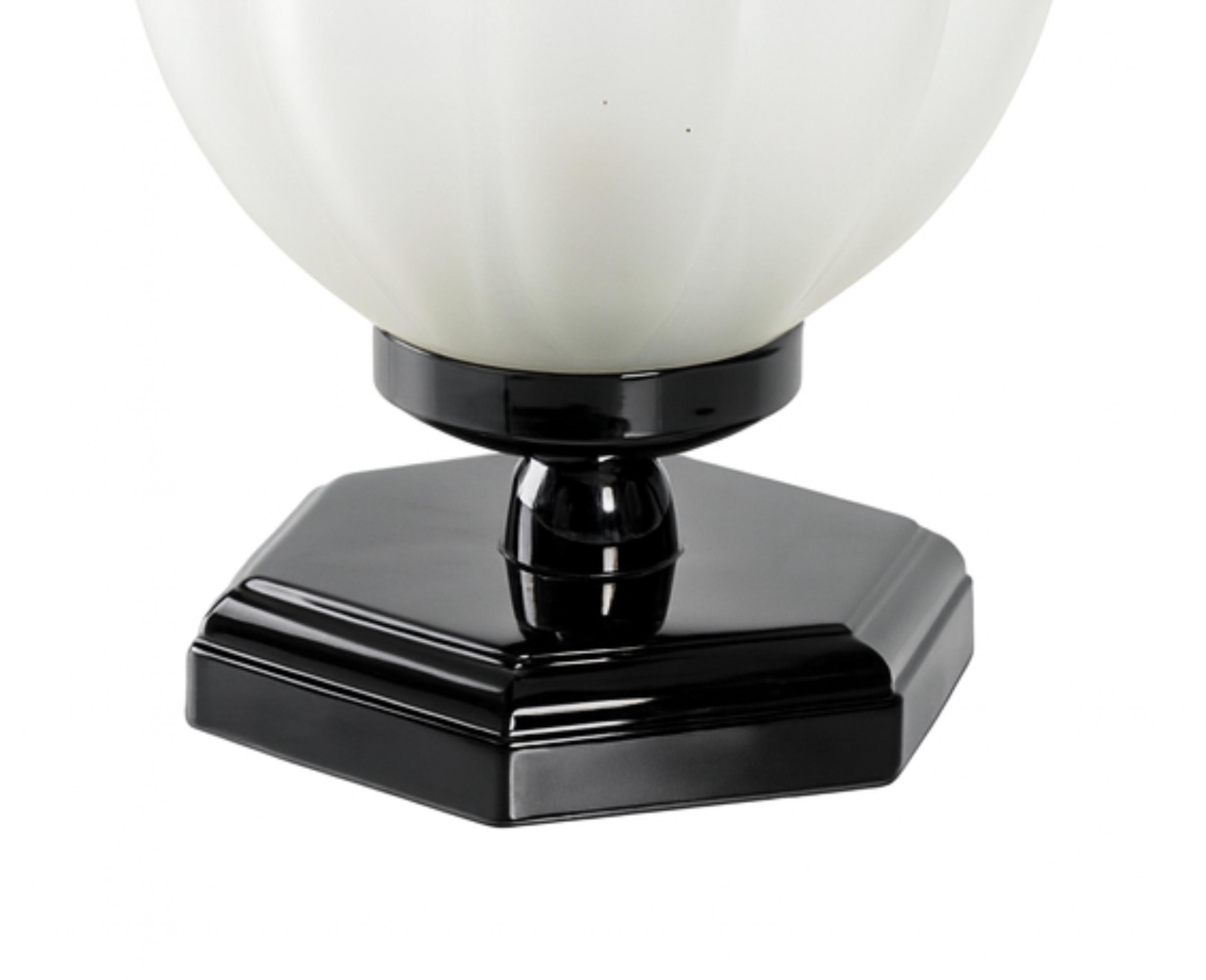 Art déco Art Deco Nacre Glass Black Lacquer Table Lamp, 20th Century en vente