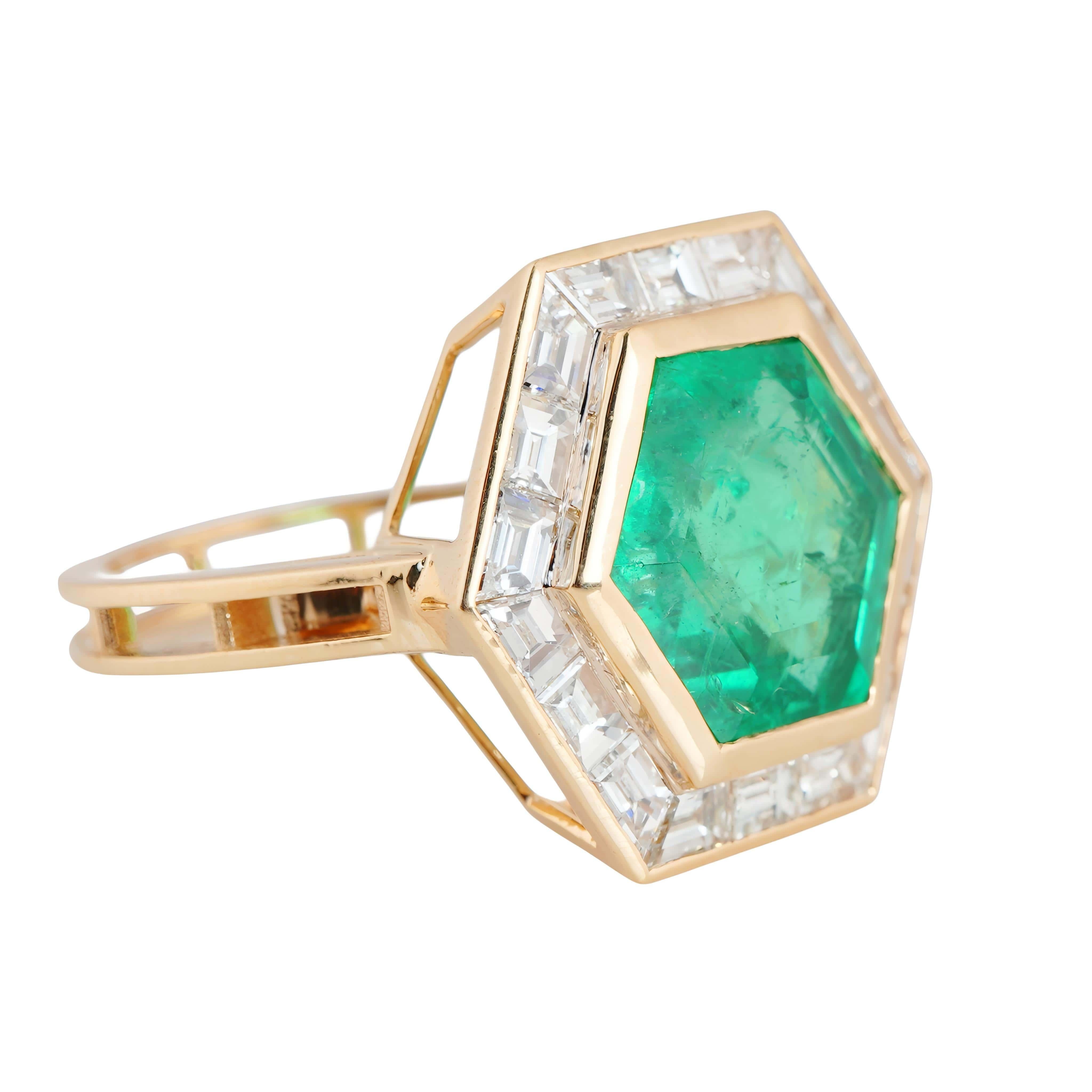 Women's Art deco style  Natural high quality zambian Emerald & diamond ring 18k gold For Sale