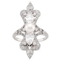Bague cocktail Art déco en platine, perles naturelles, diamants et perles