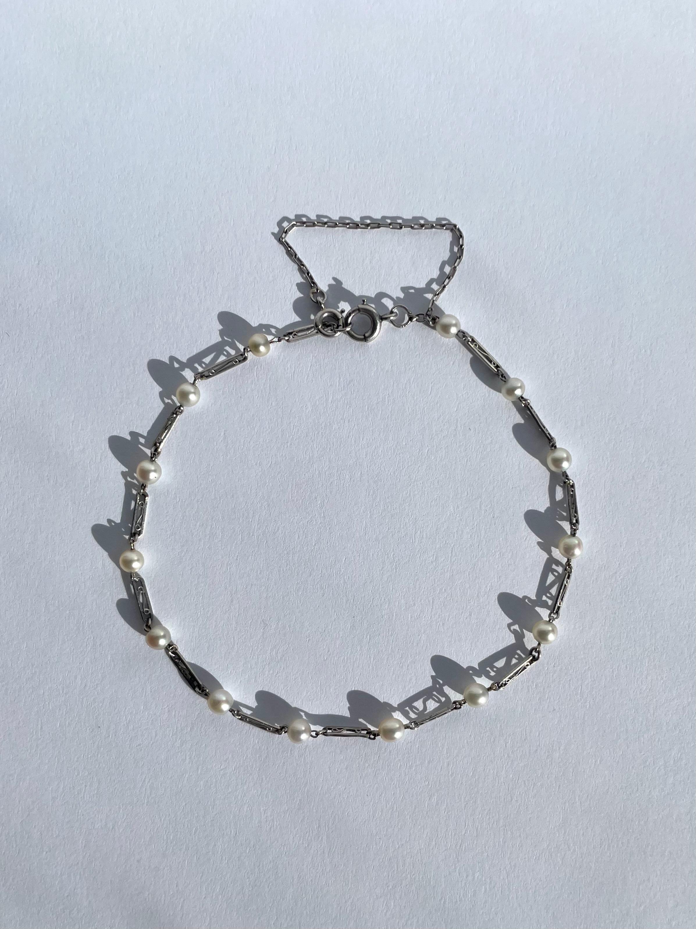 Women's Art Deco Natural Pearl Filigree Bracelet in Platinum For Sale