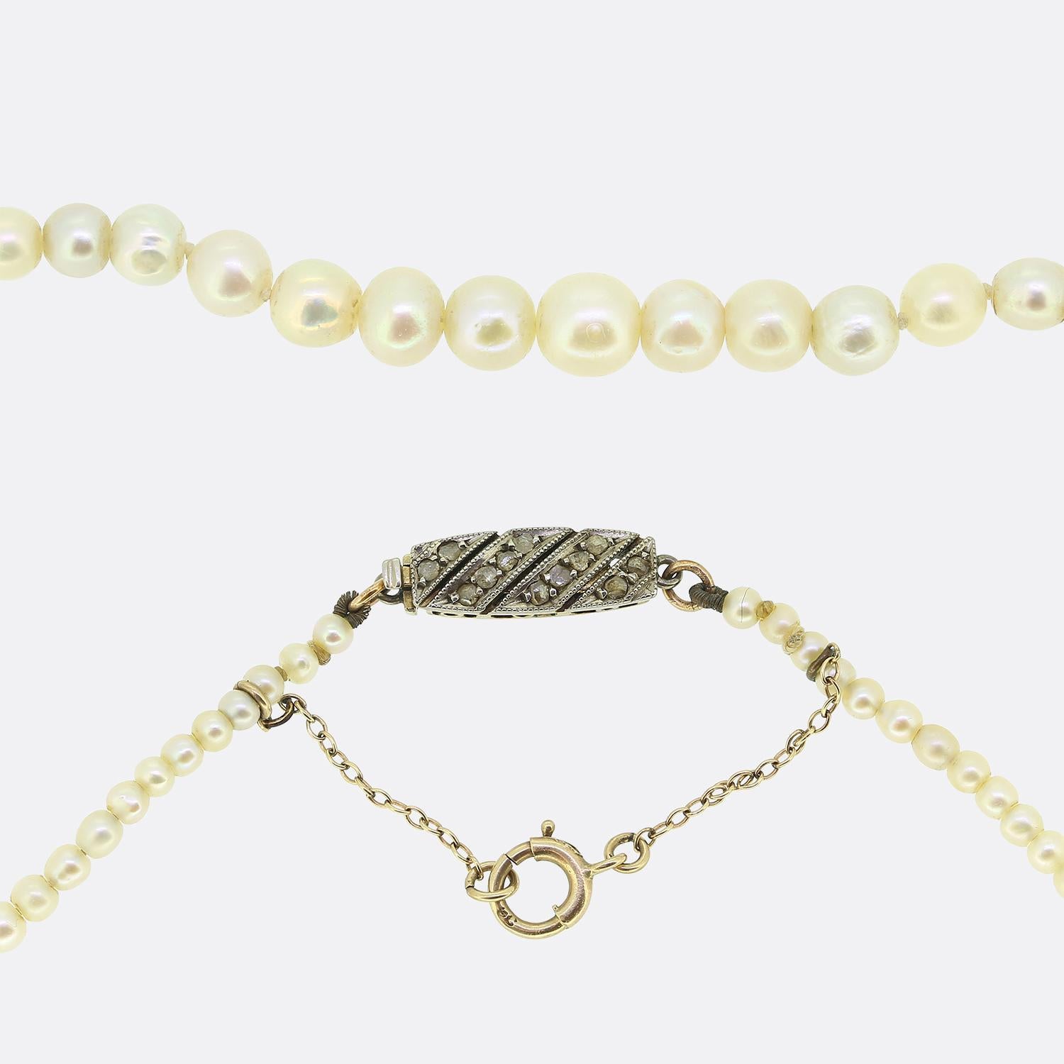 Art Deco Natural Pearl Necklace and Diamond Clasp In Good Condition For Sale In London, GB
