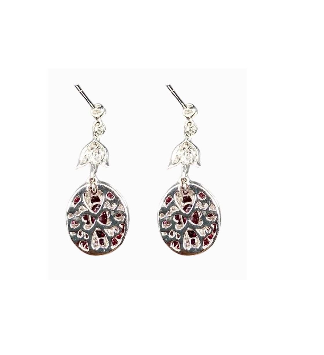 Taille ronde Boucles d'oreilles Art Déco en or 18K avec pendants en rubis naturel et diamants en vente