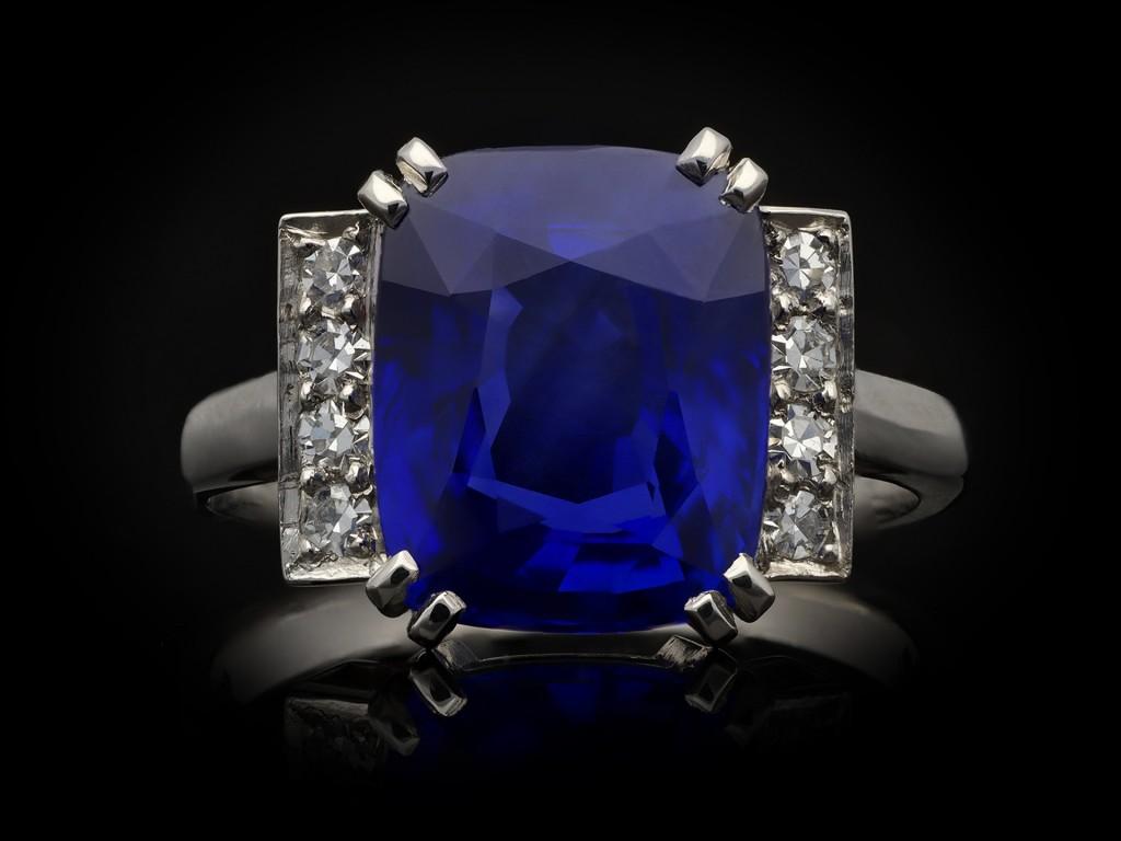 Cushion Cut Art Deco Natural Sapphire Ring with Diamond Set Shoulders, circa 1935 For Sale