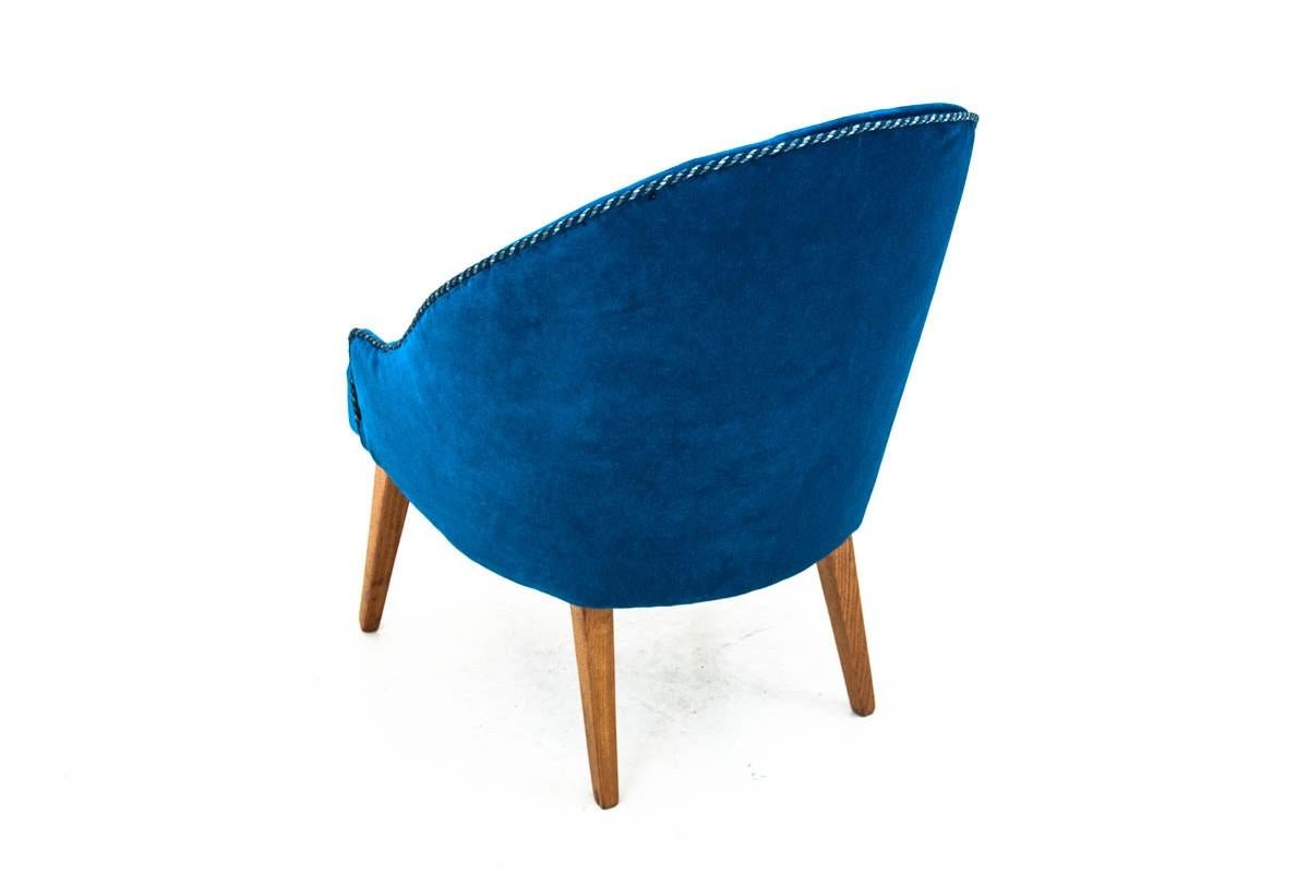 oversized navy blue chair