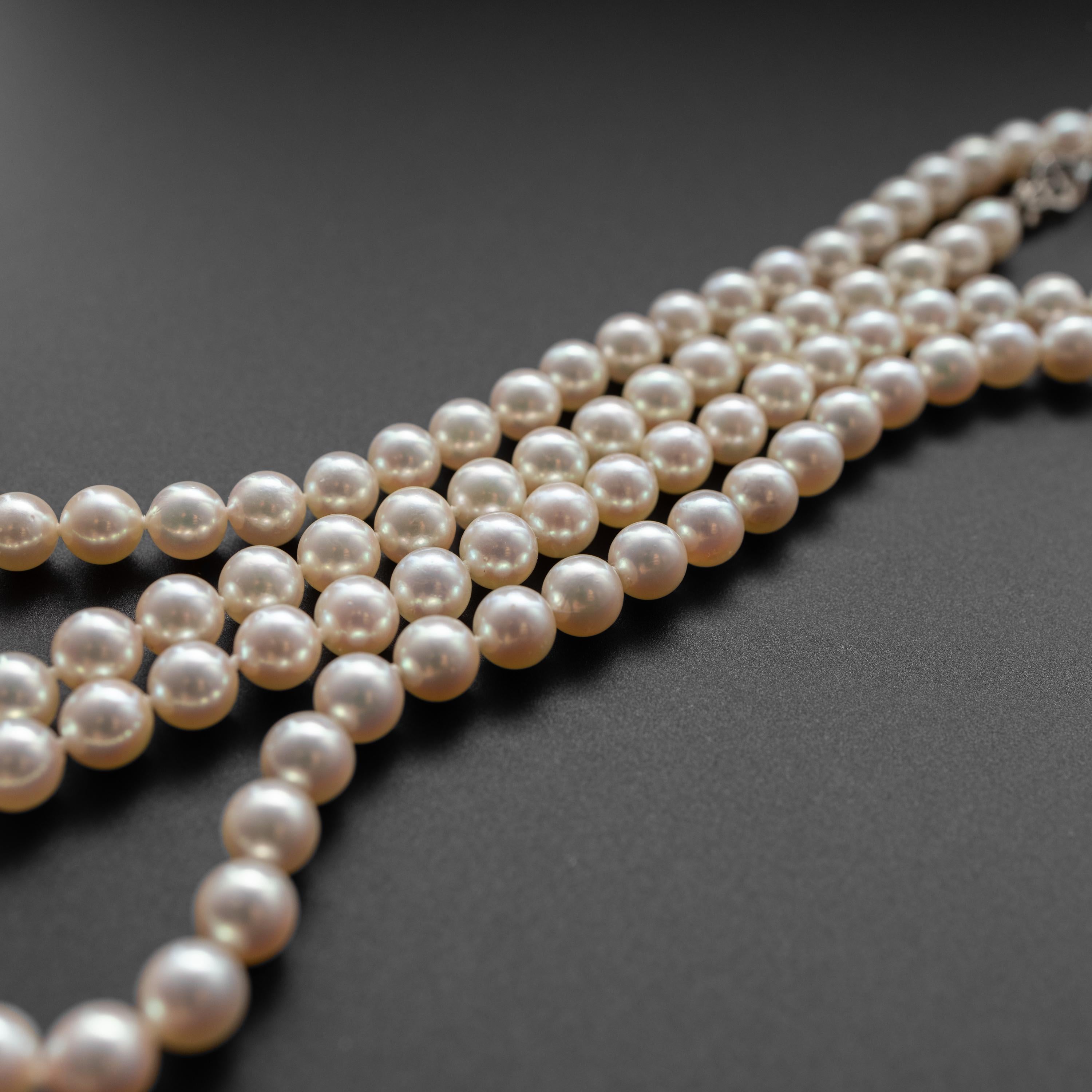 Art Deco Necklace of Fine Cultured Akoya Pearls In Excellent Condition In Southbury, CT