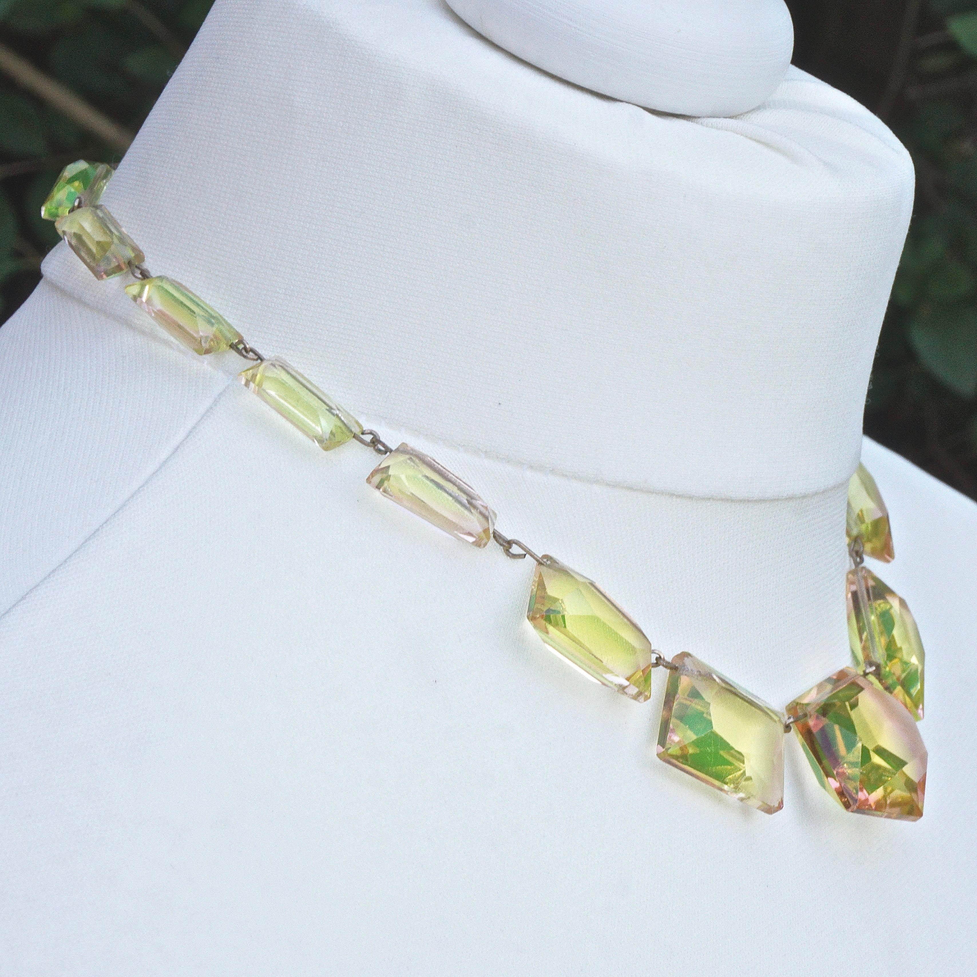 Women's or Men's Art Deco Necklace Shell Pink and Light Yellow Uranium Glass on Gold Tone Wire For Sale