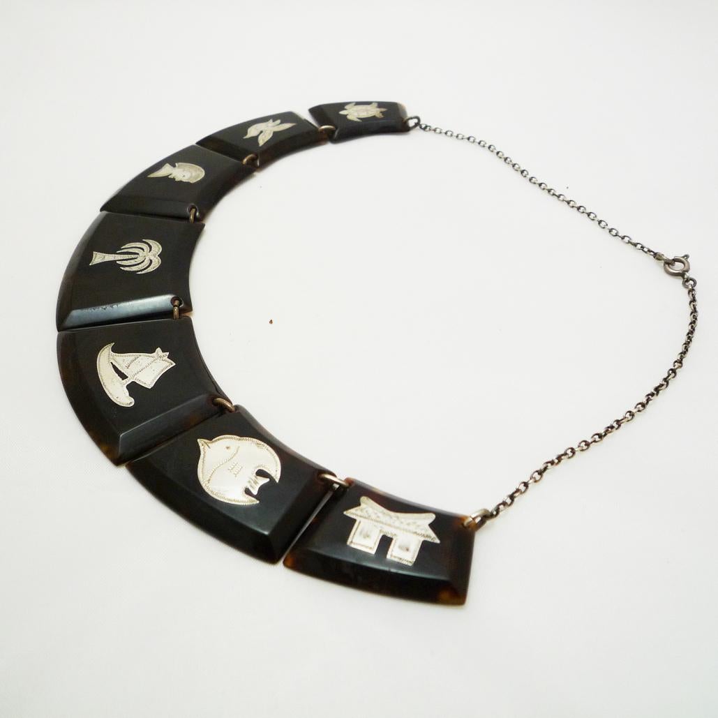 Art-Déco-Halskette mit Schildpatt und Silberintarsien (Art déco) im Angebot