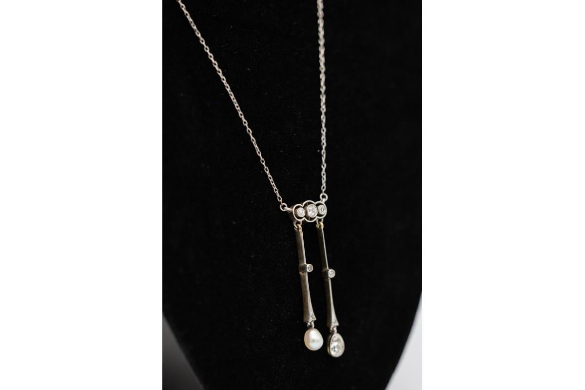Art Deco negligee necklace with diamonds and pearl. 1
