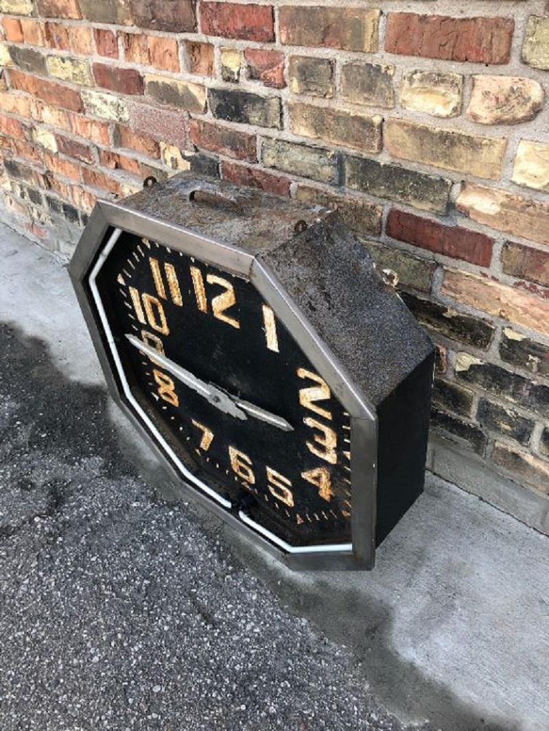 Art Deco Neon clock with green neon. Original paint.