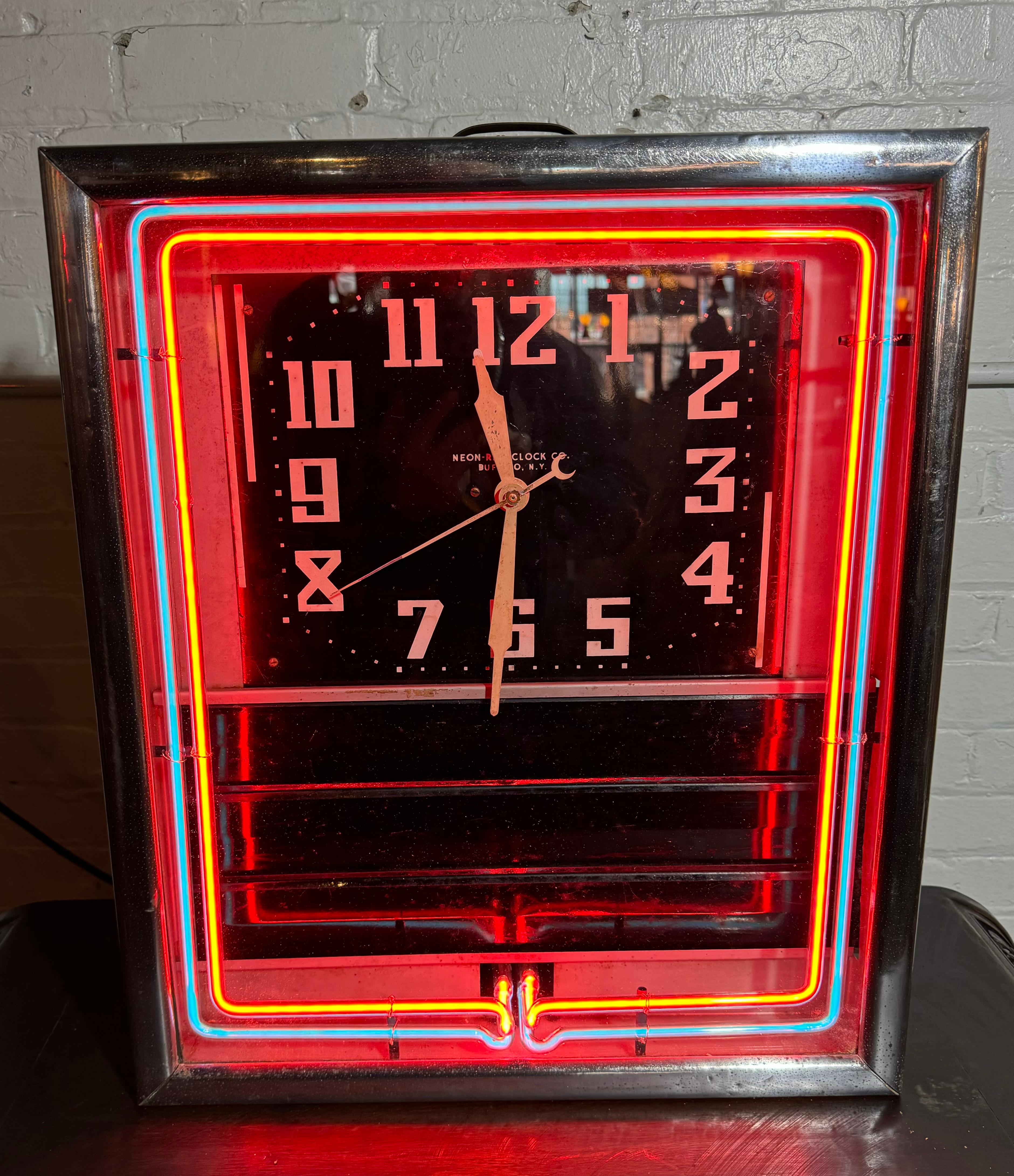 Orologio al neon Art Deco / lavagna per menu. 2 colori. NEON-RAY CLOCK CO , Bflo NY 7