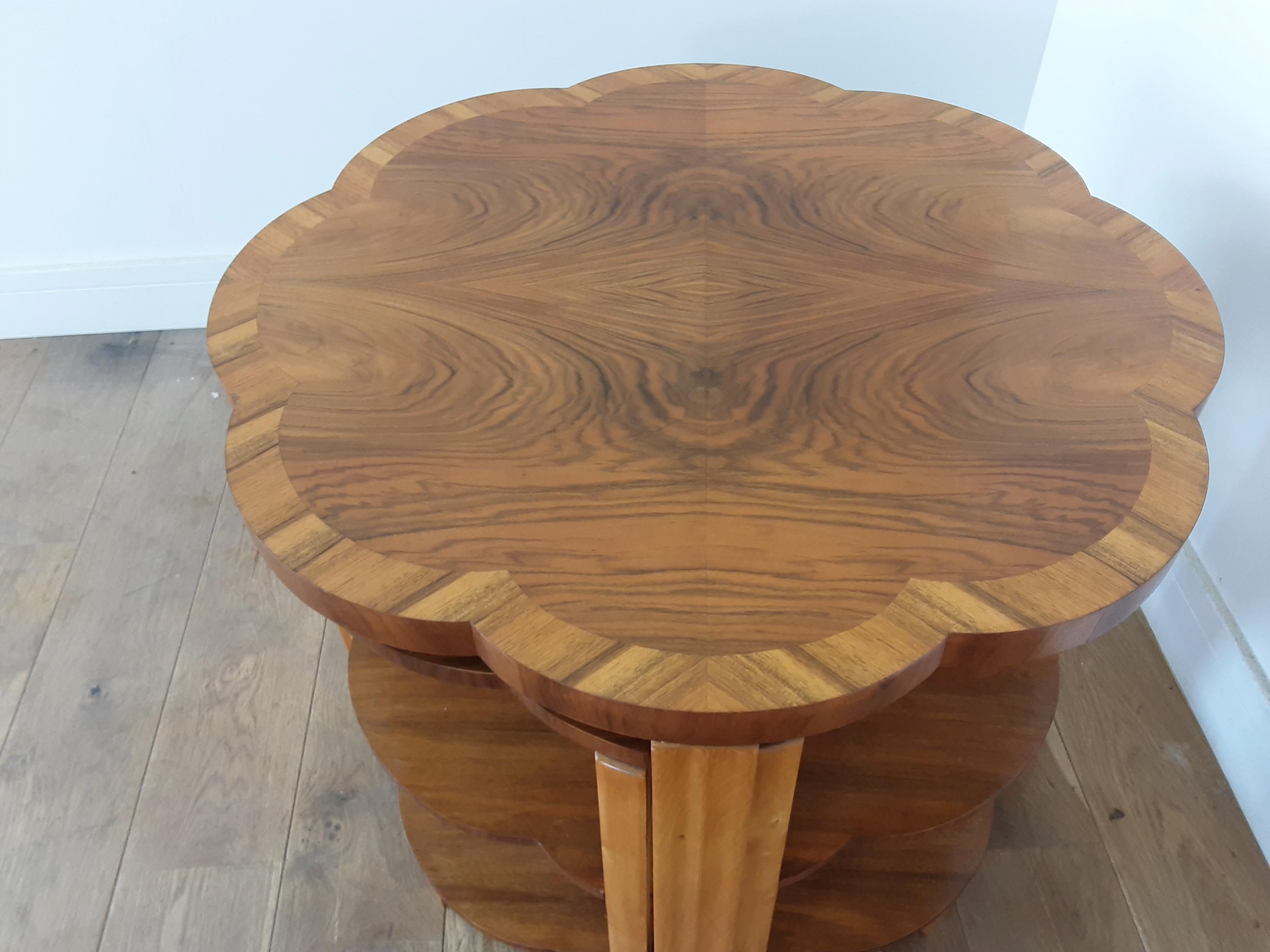 Art Deco Nest of Tables by Harry and Lou Epstein in a Brown Butterfly Walnut In Good Condition In London, GB