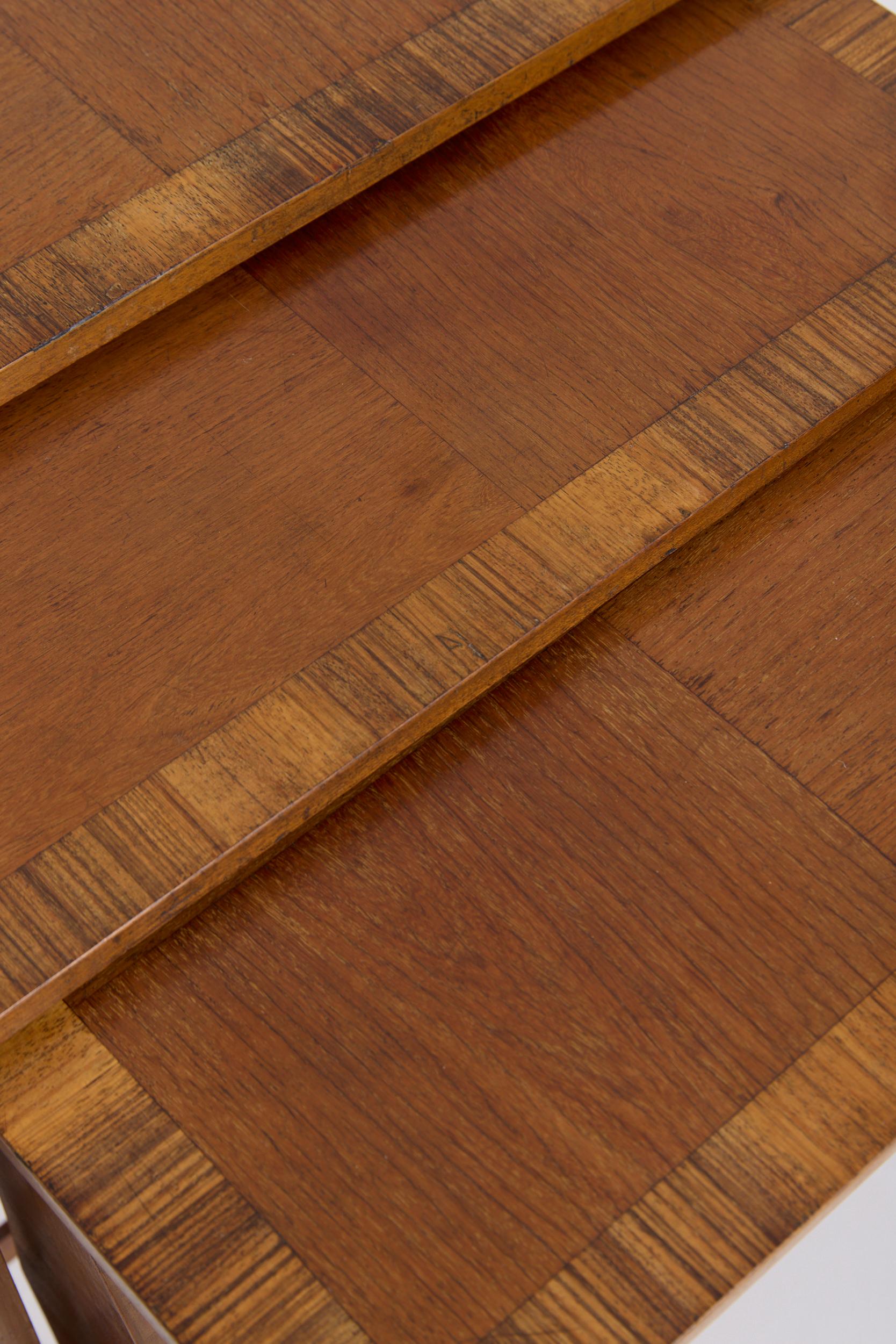 Chêne Tables gigognes Art déco en vente