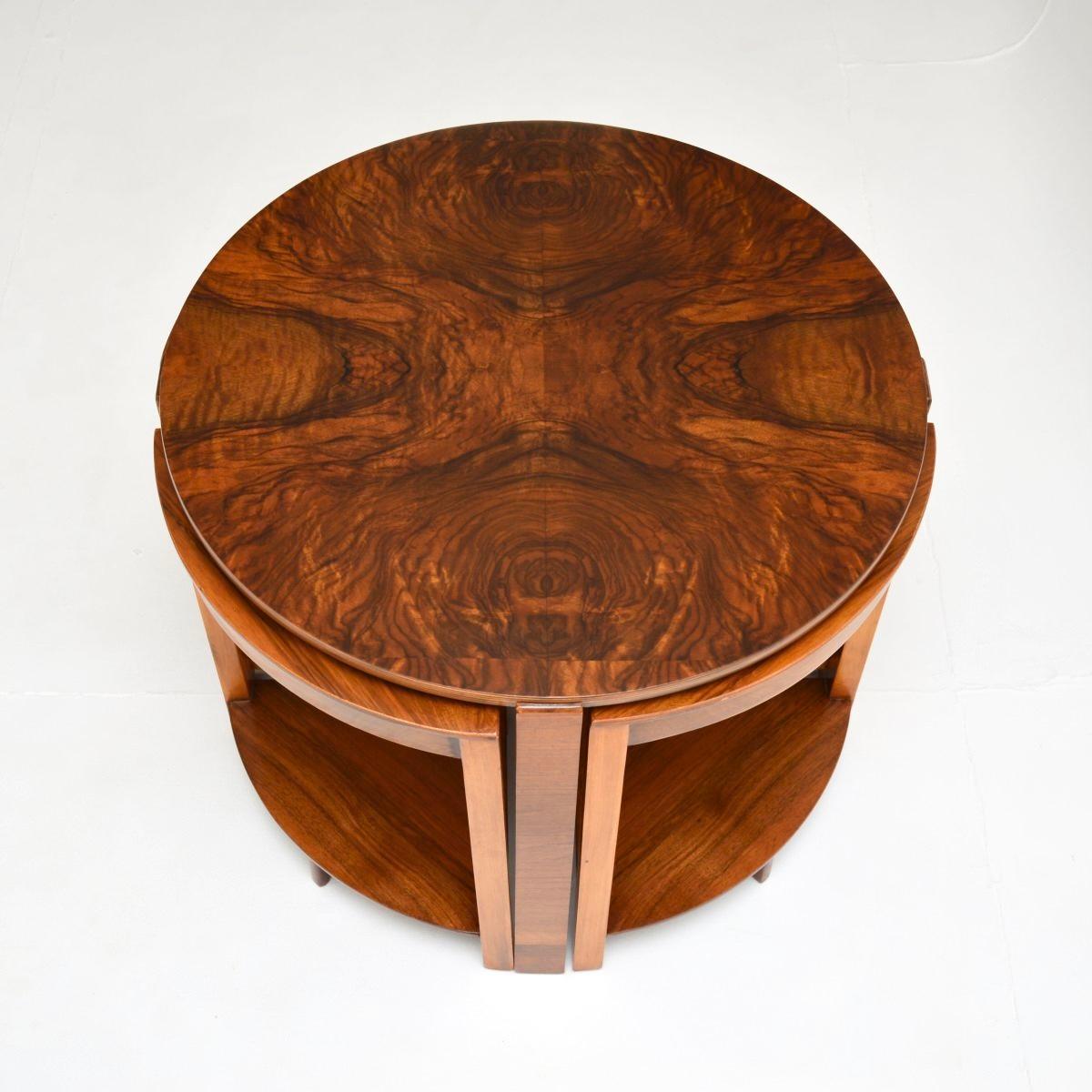 Art Deco Nesting Coffee Table in Walnut In Good Condition For Sale In London, GB