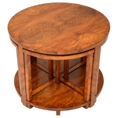 Art Deco Nesting Couchtisch in Nussbaum