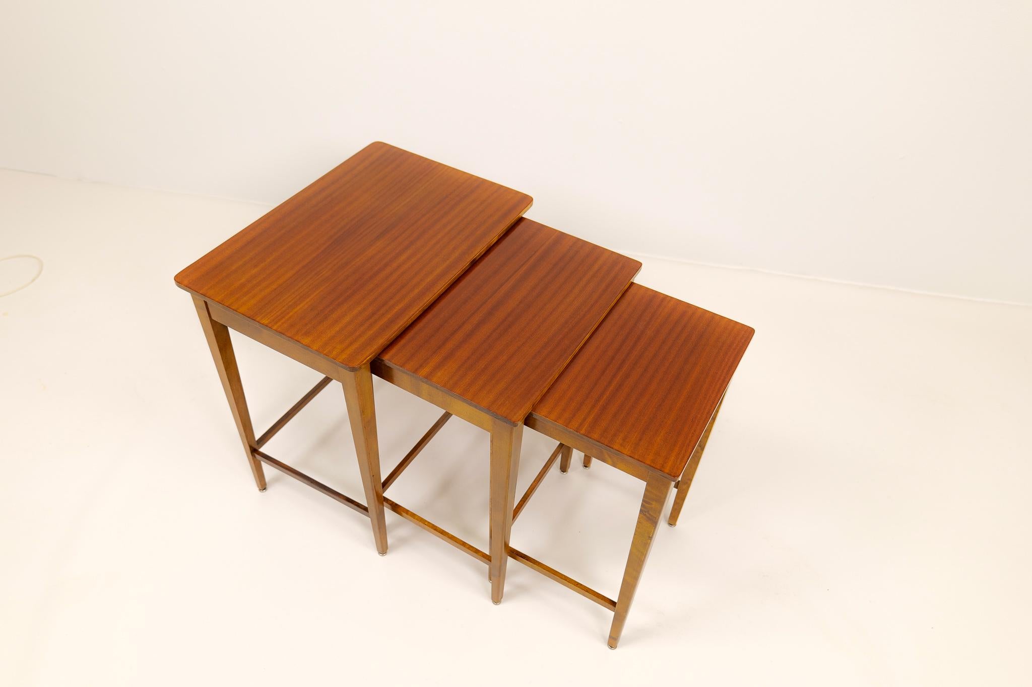 Art Deco Nesting Tables Mahogany and Stained Birch, NK Sweden, 1940s For Sale 1