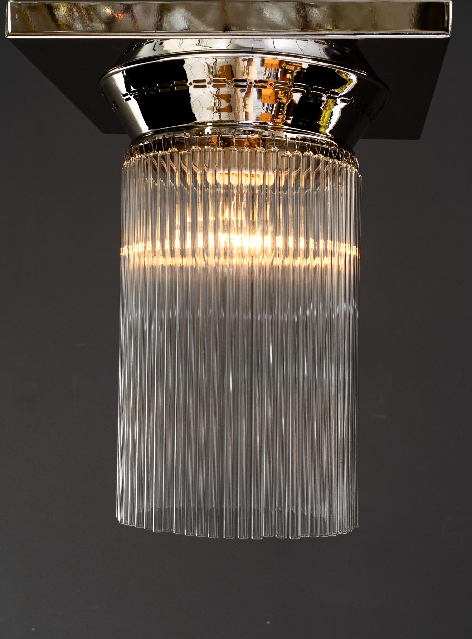 Art Deco Deckenlampe aus Nickel mit Glasstäben um 1920 im Angebot 4