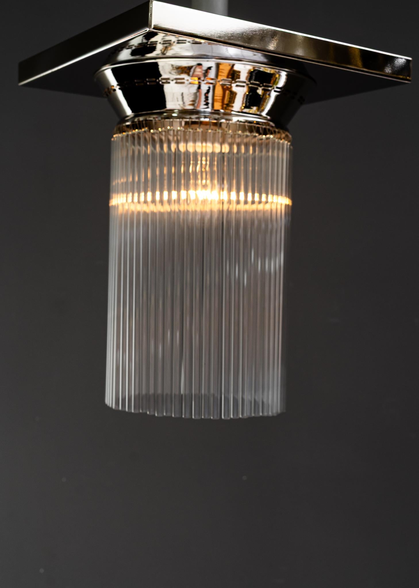 Art Deco Deckenlampe aus Nickel mit Glasstäben um 1920 im Angebot 6