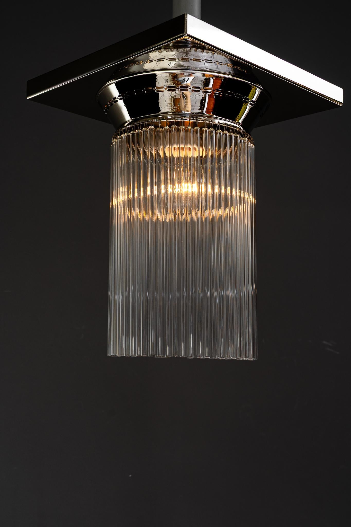 Art Deco Deckenlampe aus Nickel mit Glasstäben um 1920 im Angebot 1